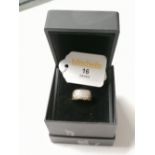 A 9ct gold ring,