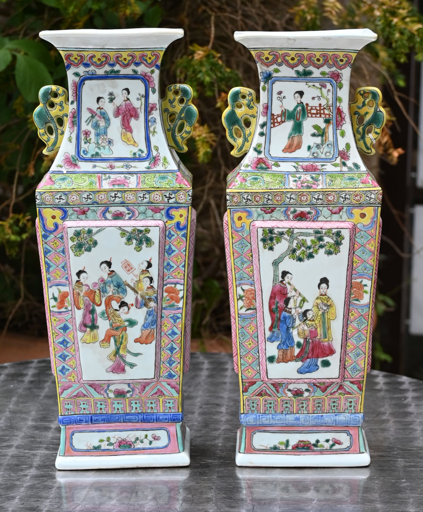 A pair of Chinese rectangular form vases, polychrome. Height 42 cm (see illustration). - Image 4 of 7