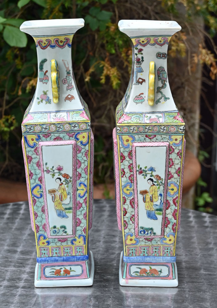 A pair of Chinese rectangular form vases, polychrome. Height 42 cm (see illustration). - Image 5 of 7