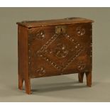 A carved oak table top box, six plank. Height 40 cm, width 44 cm, depth 16 cm.