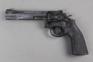 A Smith & Wesson Model 586 cal 177 air pistol. Overall length 28 cm. Serial No. S31912421 (AF).