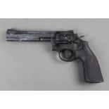 A Smith & Wesson Model 586 cal 177 air pistol. Overall length 28 cm. Serial No. S31912421 (AF).