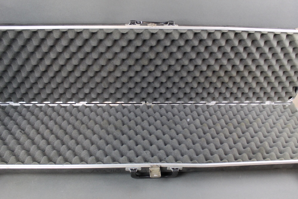 A plastic rifle case with foam lined interior. Length 124 cm. - Bild 2 aus 2