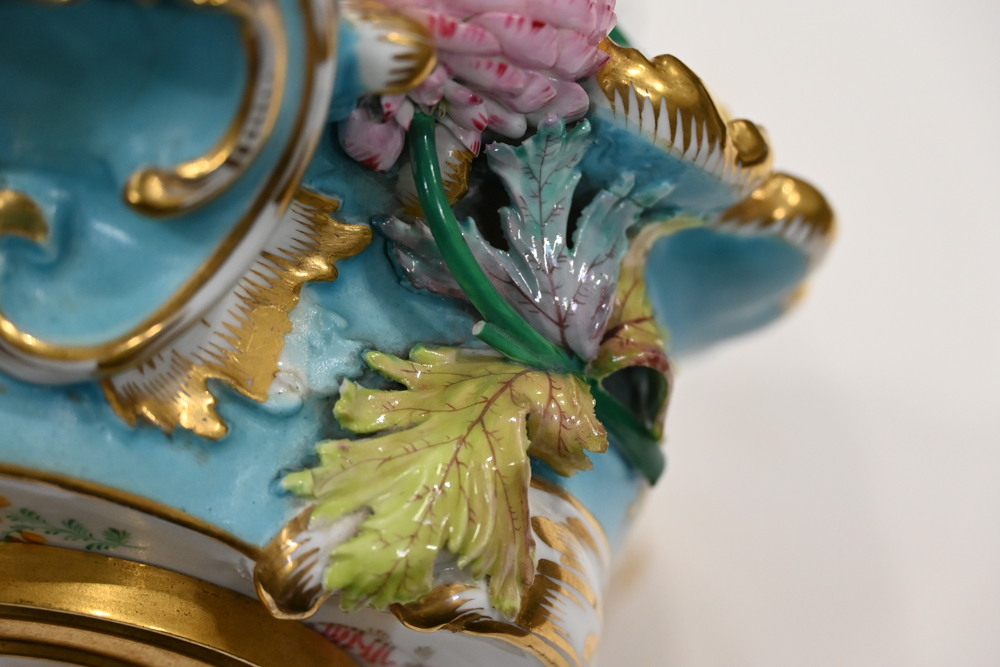 A 19th century porcelain cased mantle clock, - Image 5 of 10