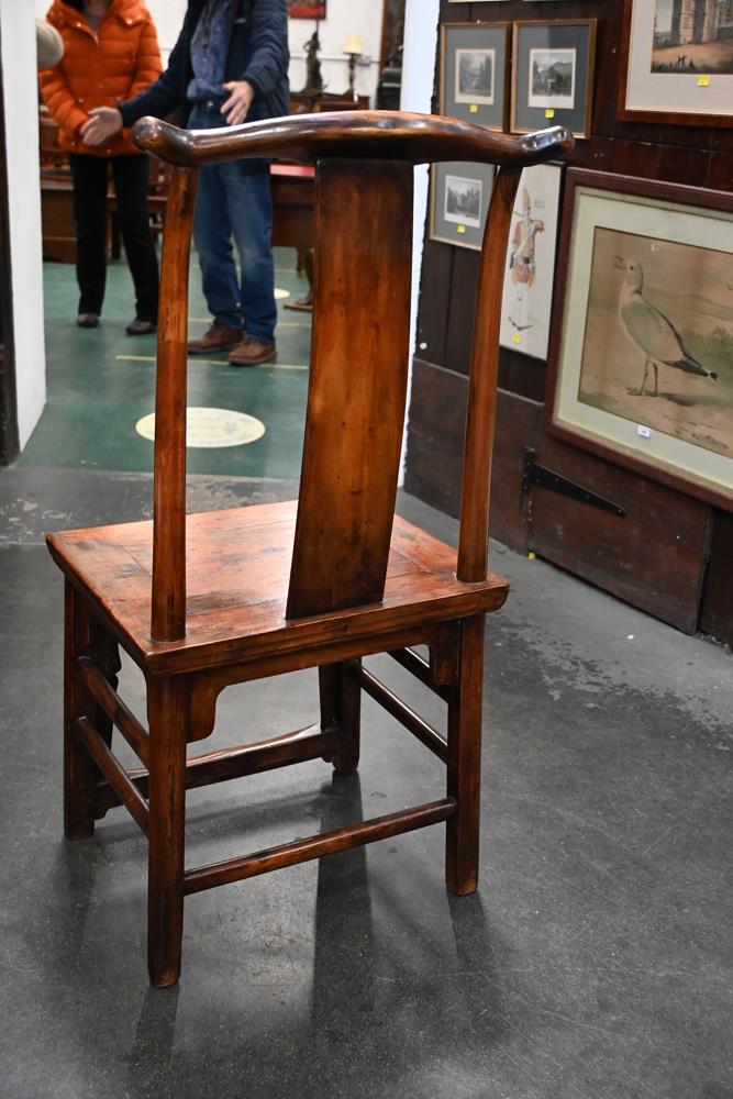 A Chinese chair, with yoke shaped top rail, - Bild 3 aus 6