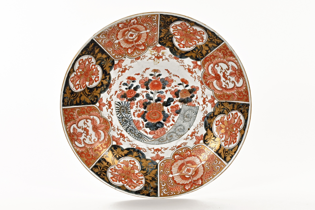 A 19th century Japanese Meiji period porcelain Imari patterned charger,