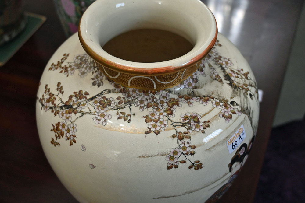 A large Japanese Meiji period Satsuma vase, decorated with figures and heightened with gilding, - Image 10 of 12