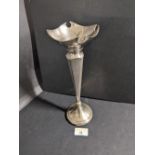 Birmingham silver stamped bud vase with faceted column, 25 cm,