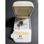 18 ct gold signet ring, size N,