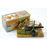 Matchbox Superfast No. 32C Field Gun. Military green body, light brown base, 2 soldiers and 4 shells