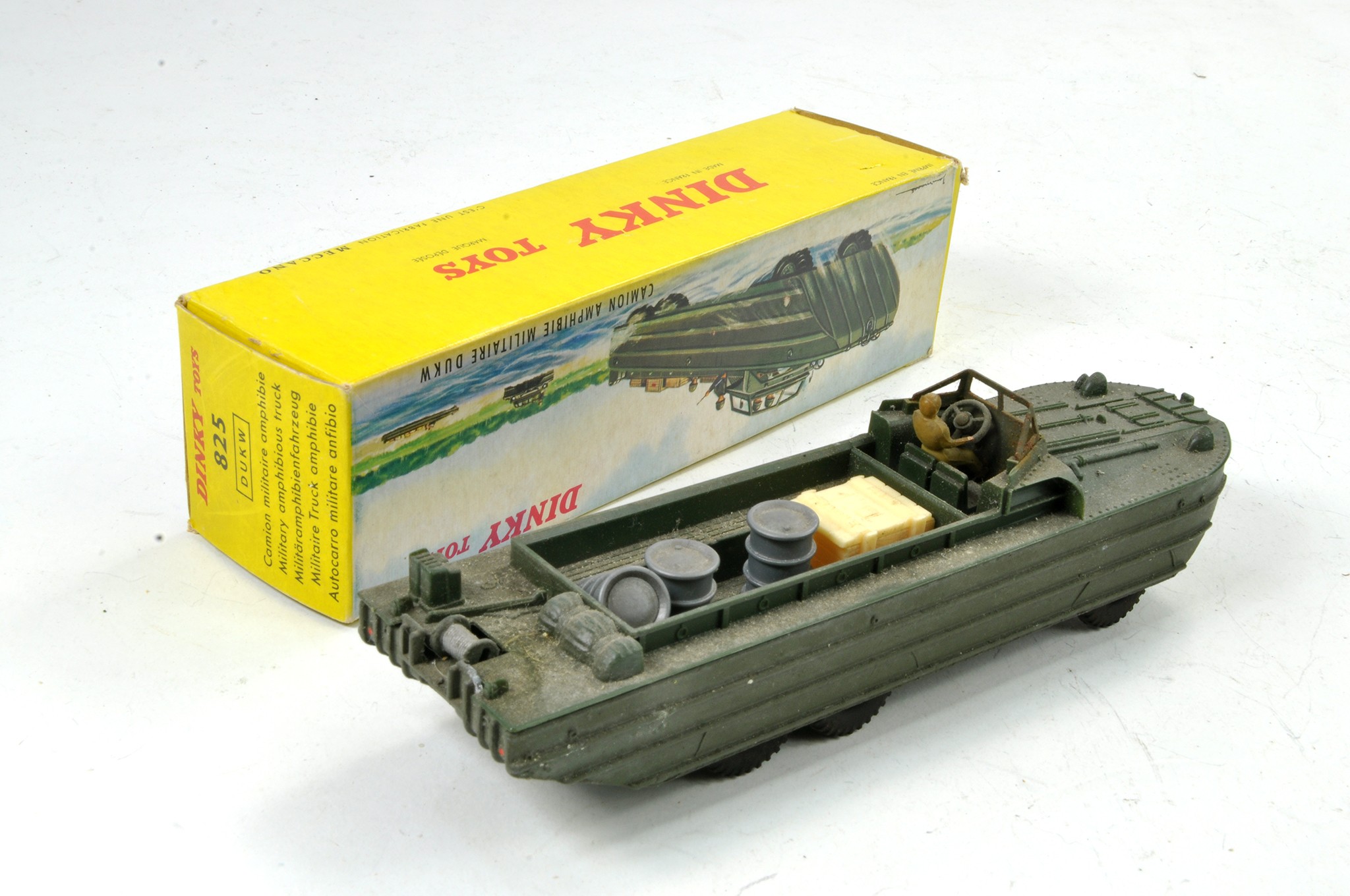 French Dinky No. 825 DUKW. With Barrels and Crate plus figure. Dusty however still excellent, only - Image 2 of 2
