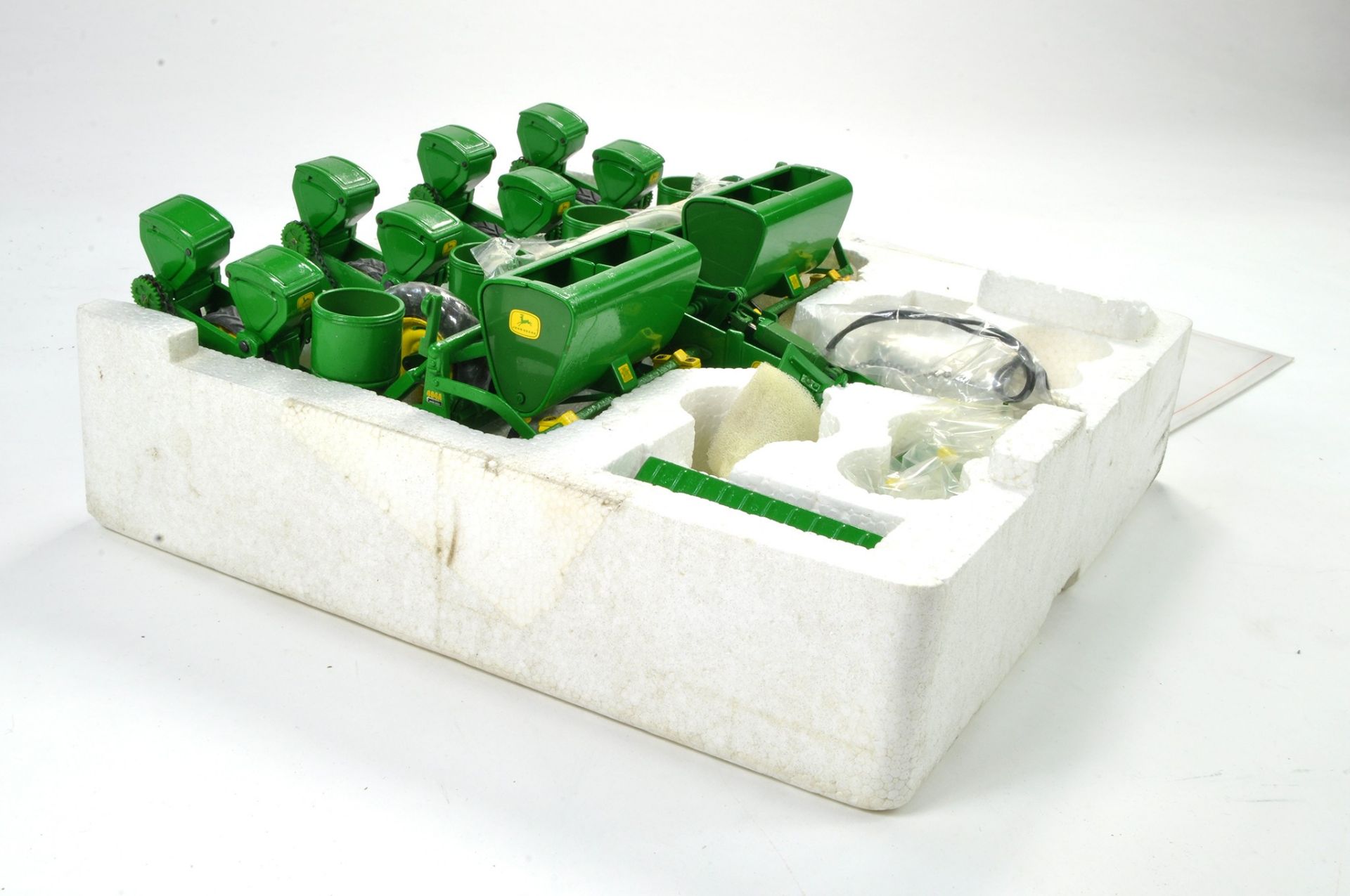 Ertl 1/16 Model Farm Issue comprising Precision Series John Deere Model 494A Planter. Generally good