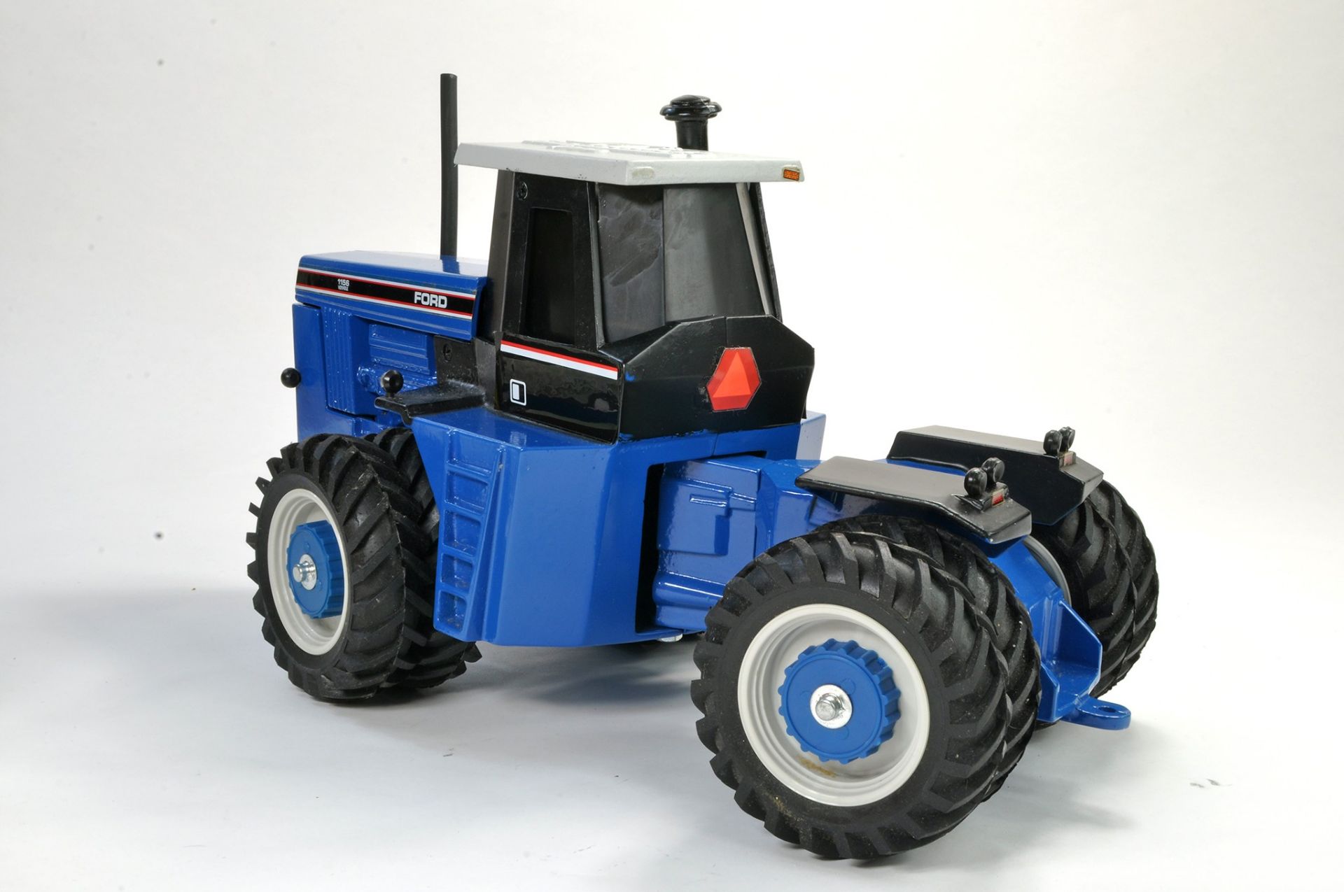 Scale Models 1/16 Model Issue comprising Ford Versatile 1156 Tractor - Paris Mart 1990, duals all- - Image 2 of 3