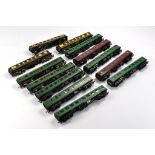 Model Railway group comprising Wrenn Powered Pullman Set and Coach, running plus number of other