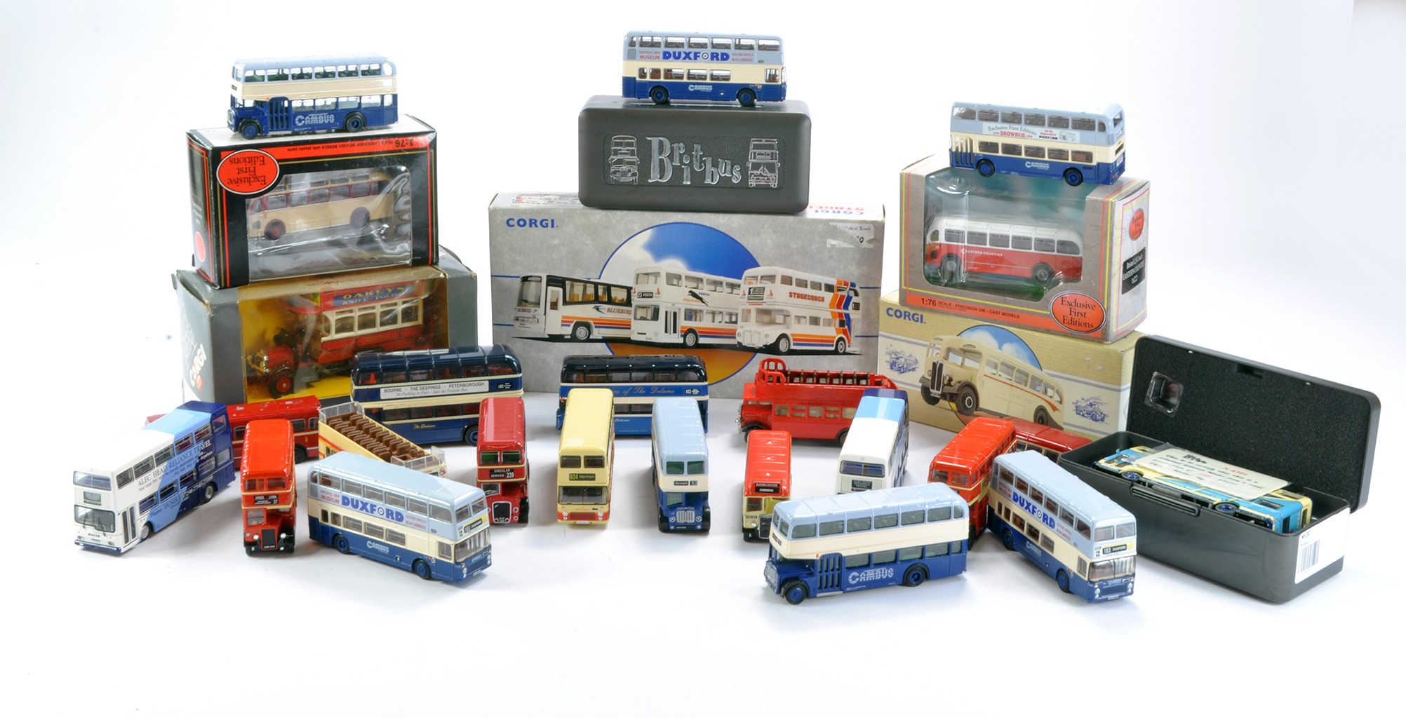 A group of diecast bus and transport diecast from EFE, Britbus etc. Some boxed, mostly good.