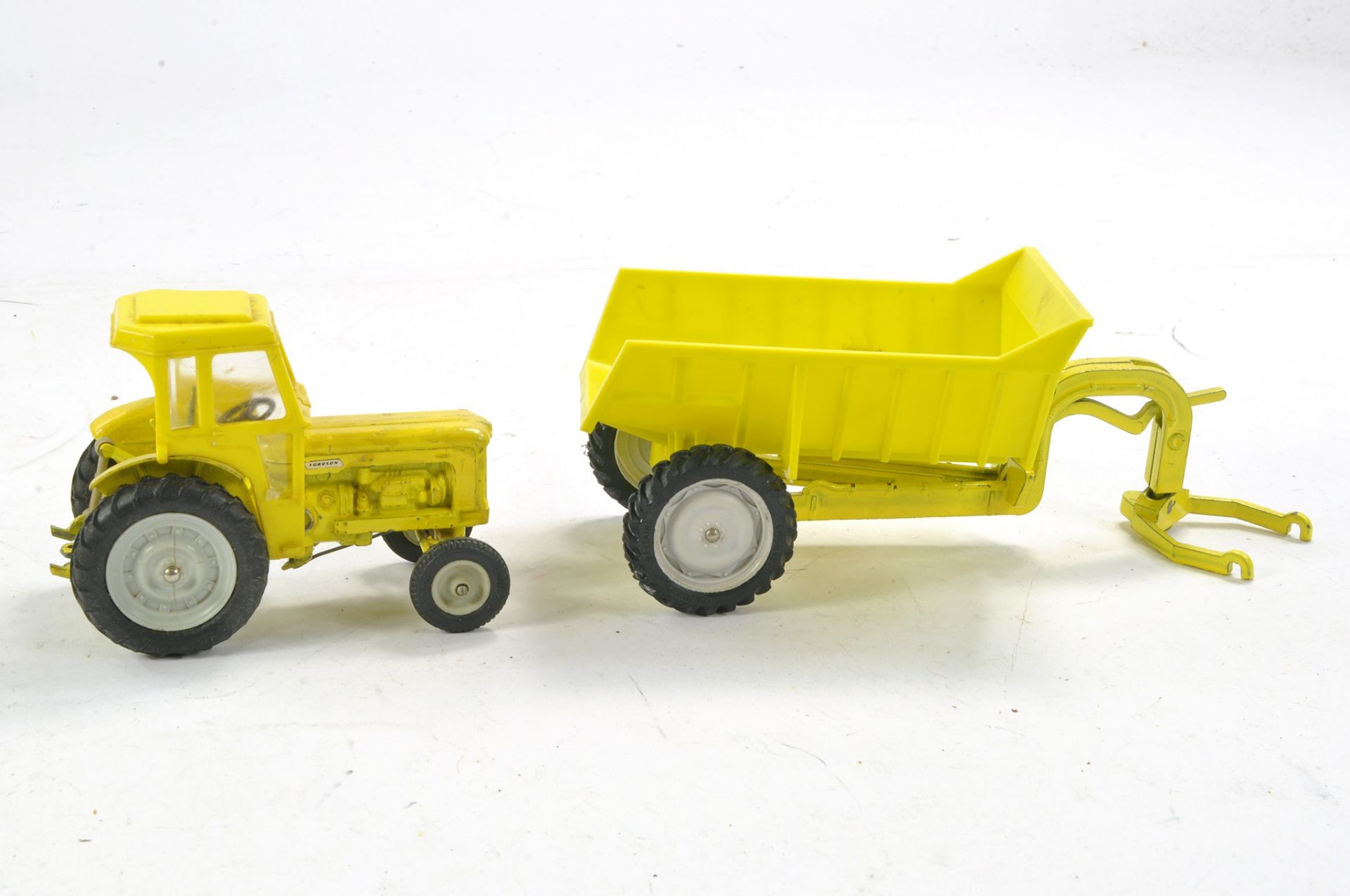 Britains No. 9630 Fordson Super Major Industrial (in Yellow) Tractor with Shawnee Poole Dump - Image 3 of 3