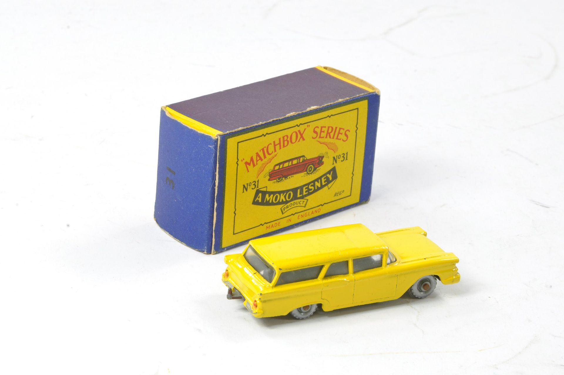 Matchbox Regular Wheels No. 31b Ford Fairlane Station Wagon. Yellow with silver trim & coloured tail - Image 2 of 3