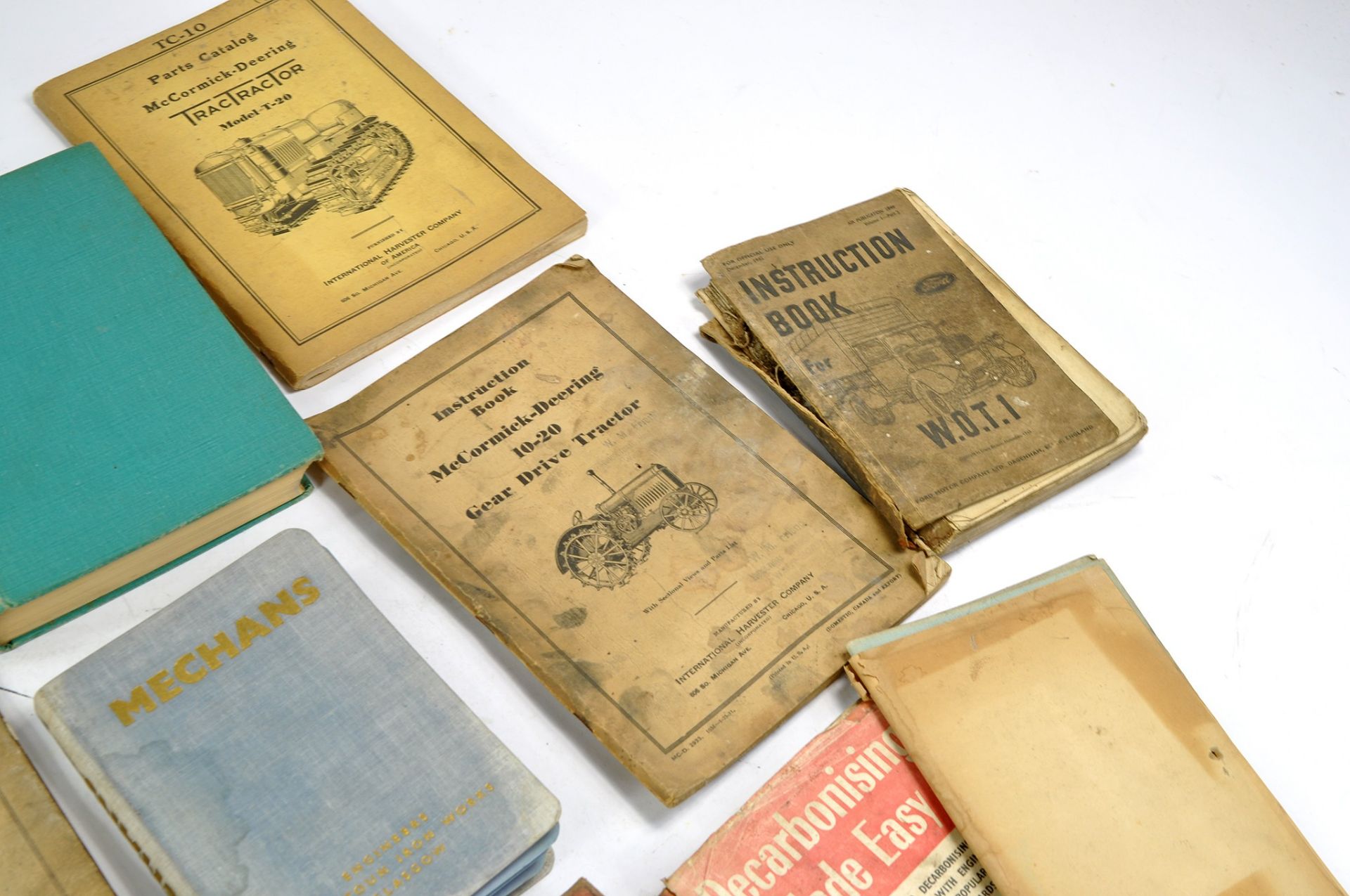 A very interesting group of vintage tractor and machinery literature to include original - Image 5 of 5