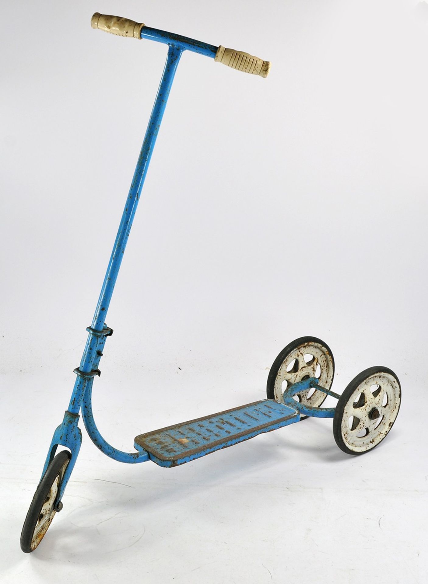 A vintage children's scooter. Ideal for restoration.