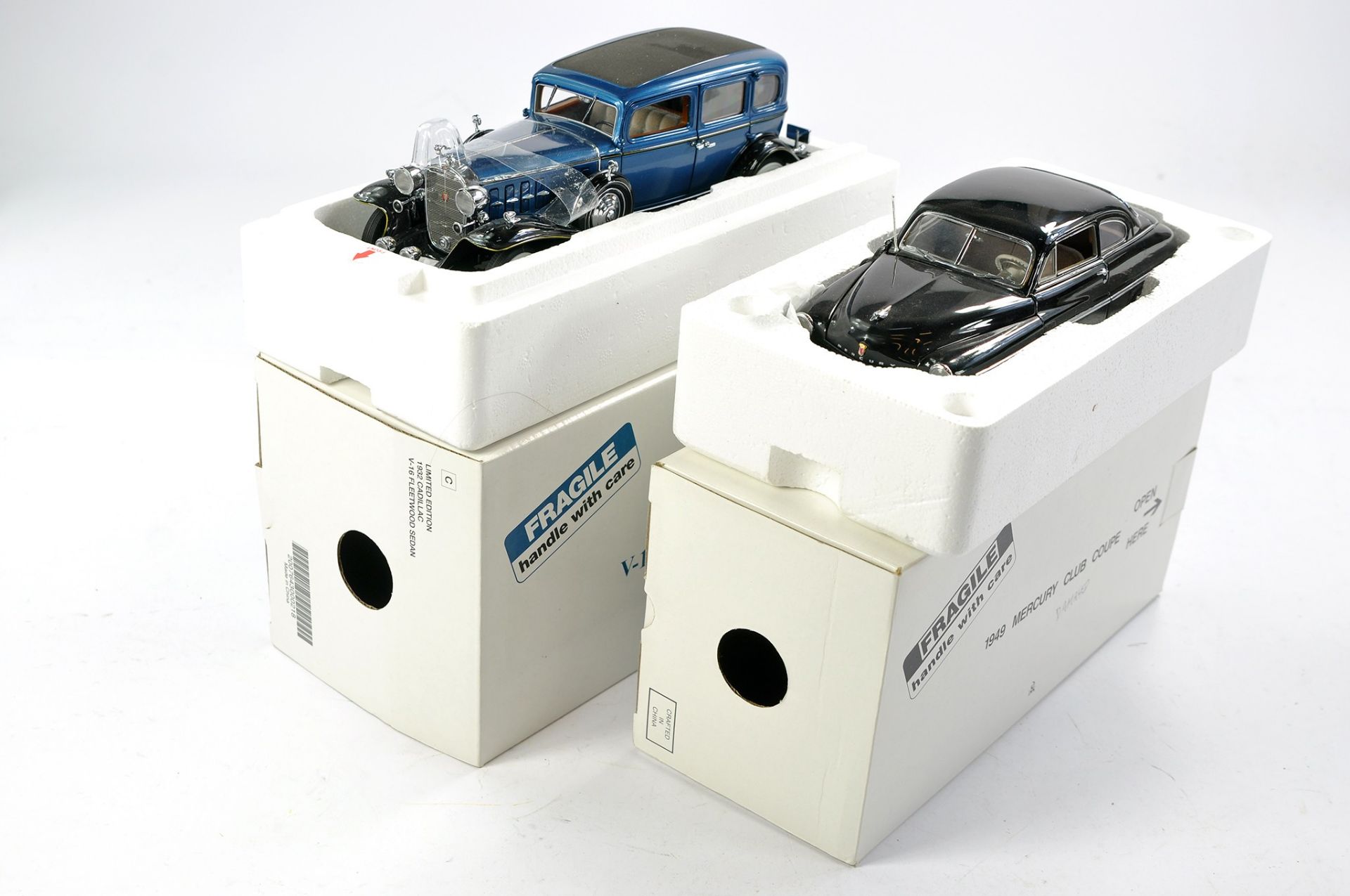 Franklin Mint / Danbury Mint 1/24 High Detail Vintage Classic Cars comprising 1932 Cadillac V-16