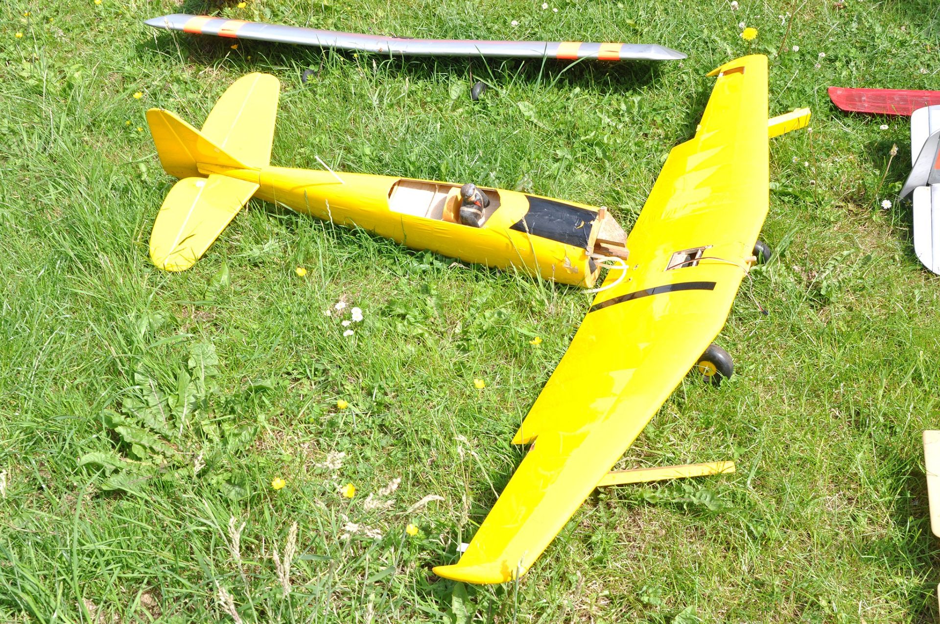 An impressive collection of RC Model Aircraft from a single owner collection comprising various - Image 3 of 12