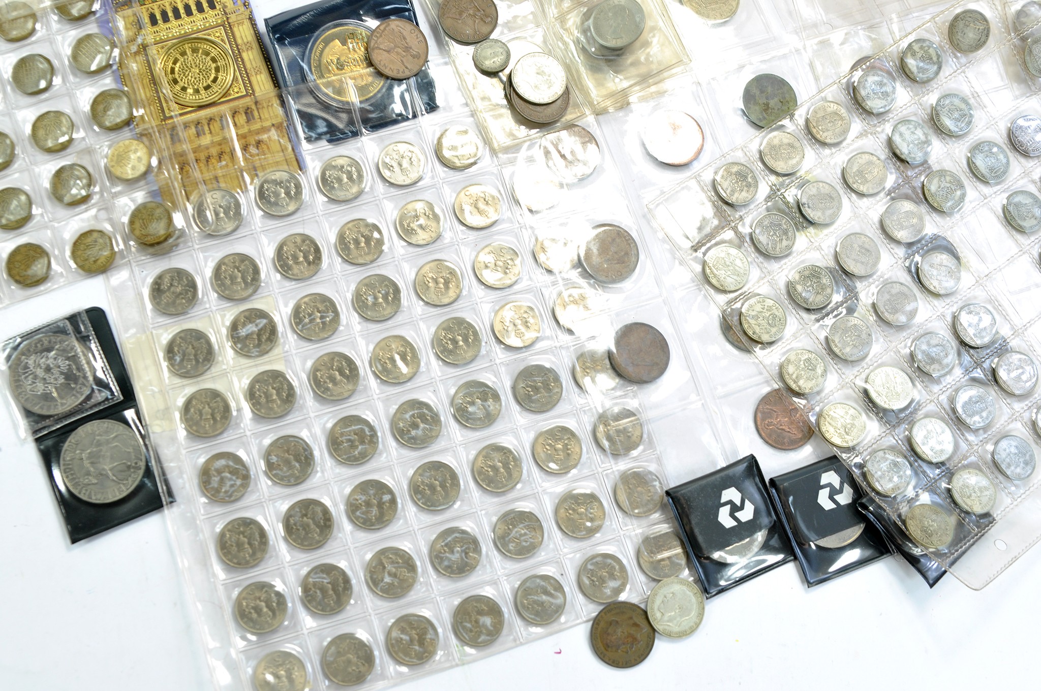 Coins comprising large collection of early to mid 20th century coinage comprising half crown sets, - Image 2 of 8