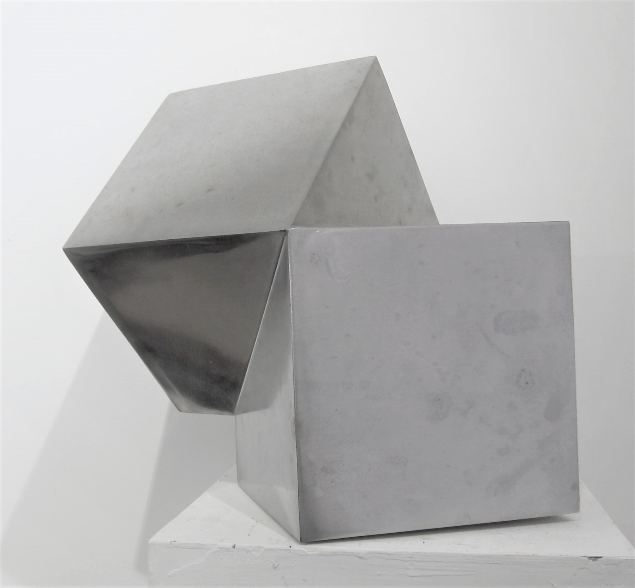 JUSTIN KNOWLES [1935-2004]. Cube Form. steel; unique. 35 cm high. Provenance: the artist's daughter; - Image 2 of 4