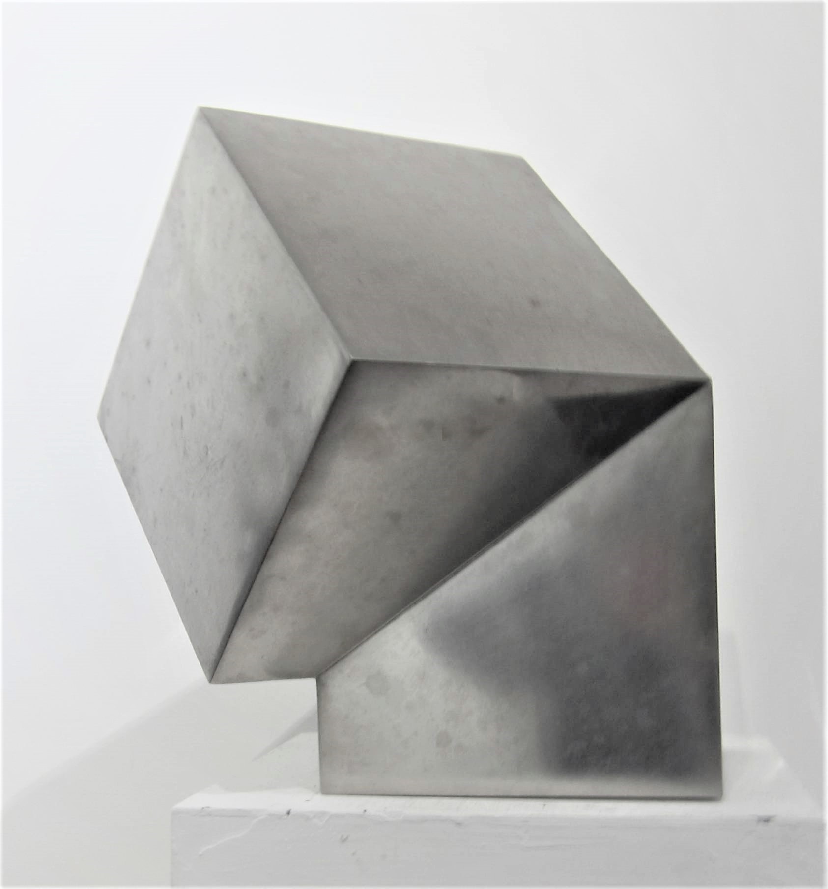 JUSTIN KNOWLES [1935-2004]. Cube Form. steel; unique. 35 cm high. Provenance: the artist's daughter; - Image 4 of 4