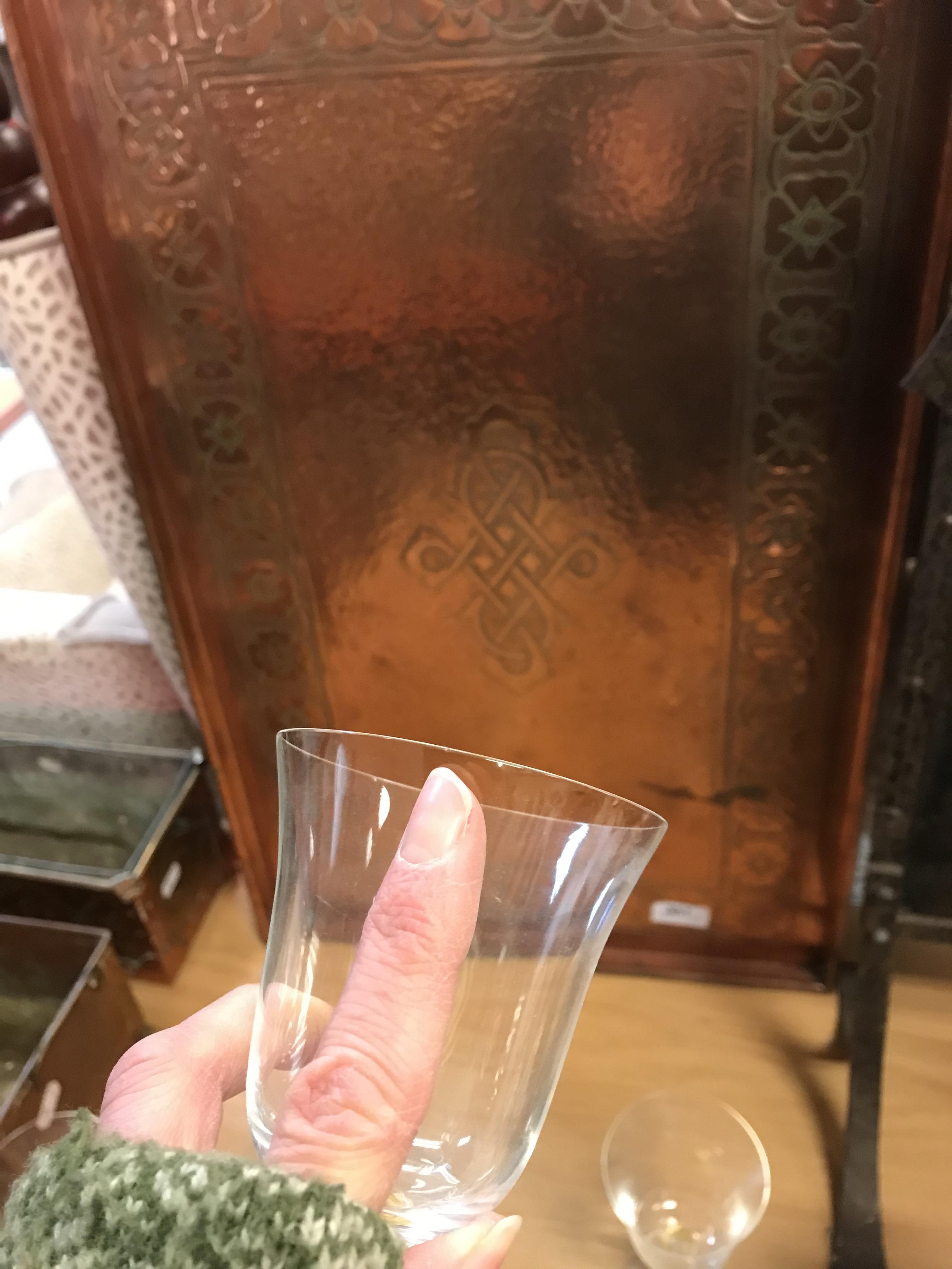 A set of 15 Murano glass wine glasses CONDITION REPORTS Two glasses have a flea bite - Image 5 of 6