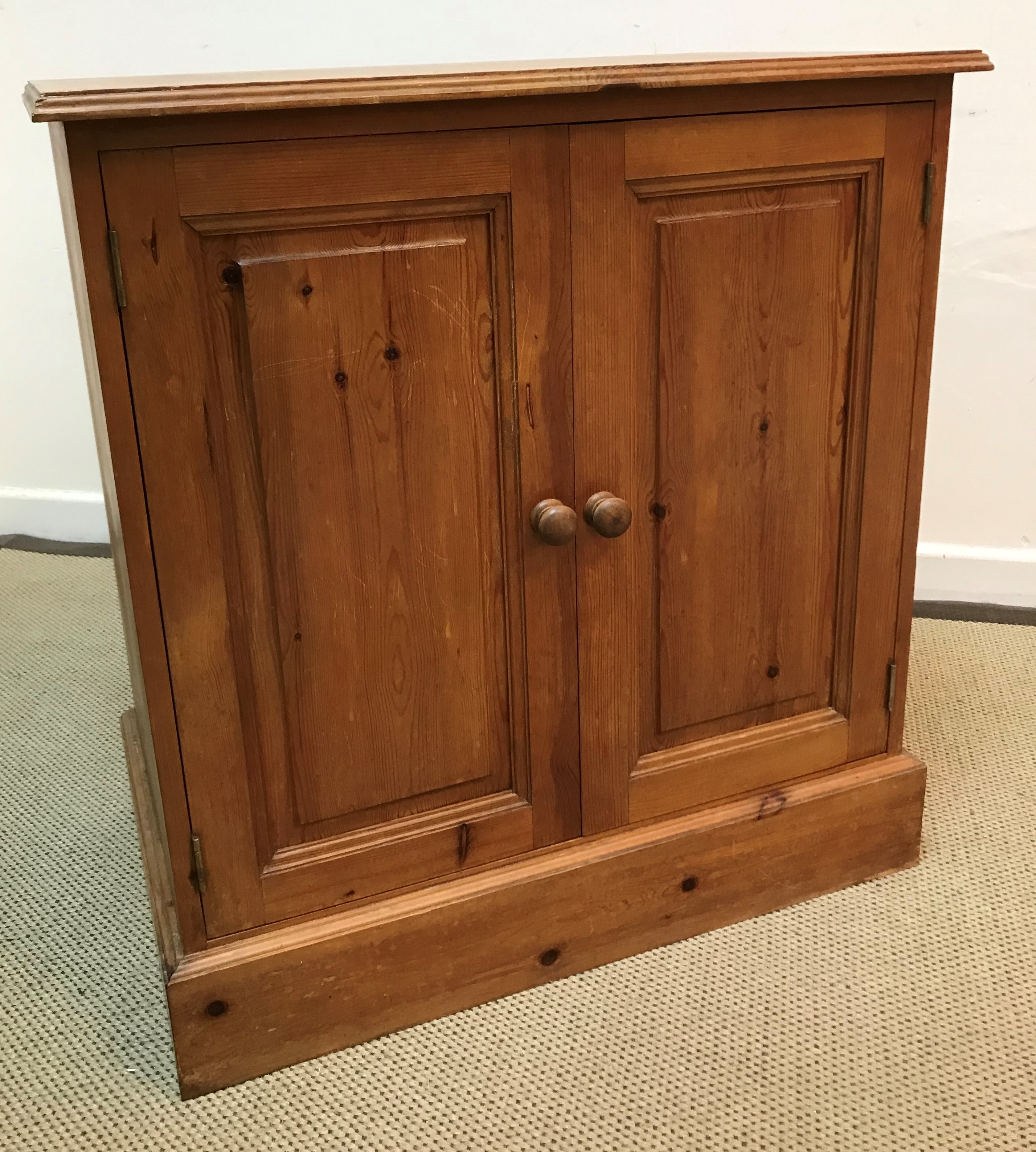 A late Victorian pine washstand with marble top and tiled back 76 cm wide x 45 cm deep x 121 cm - Image 9 of 9