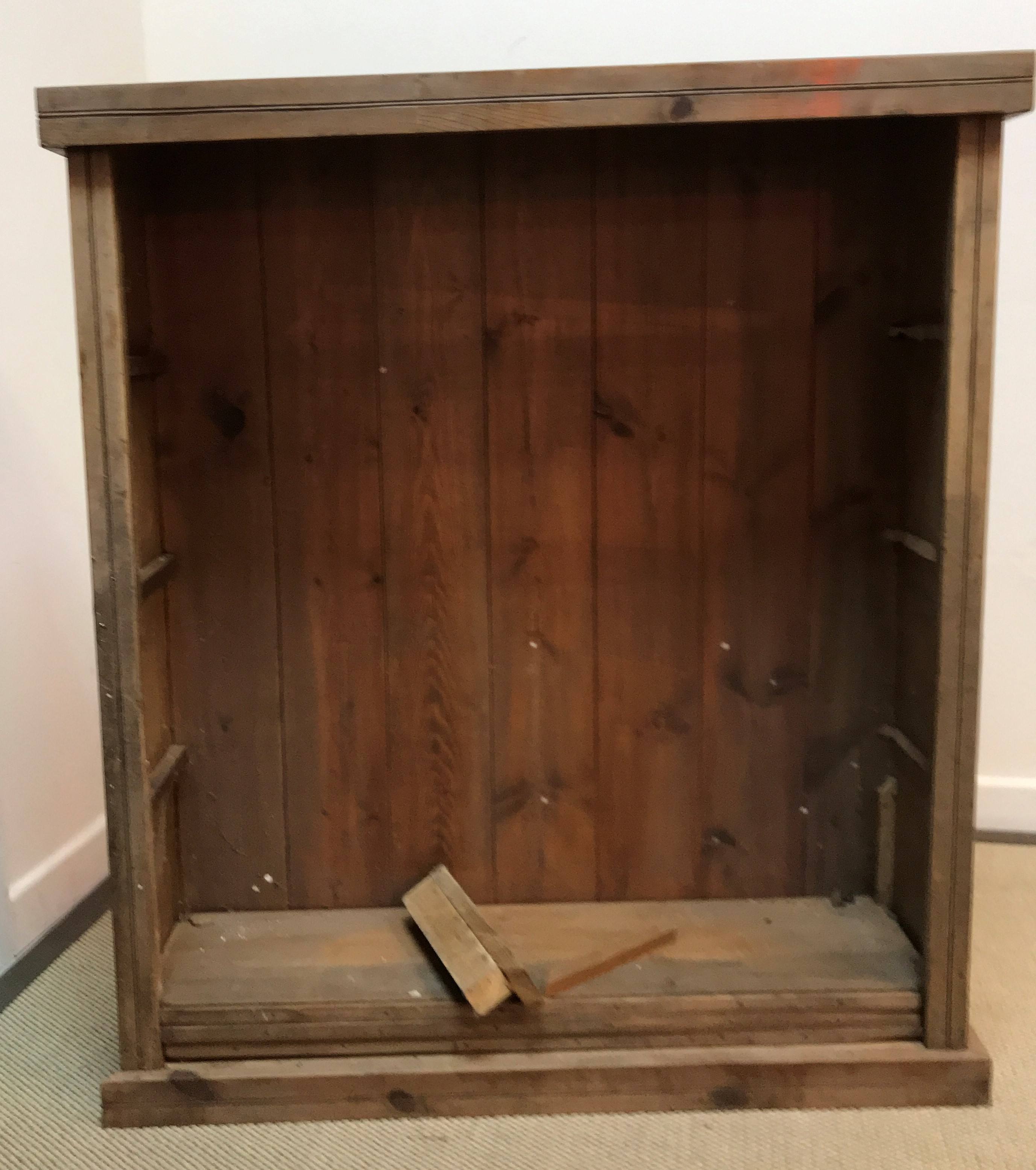 An elm refectory style kitchen table on plank, - Image 5 of 12