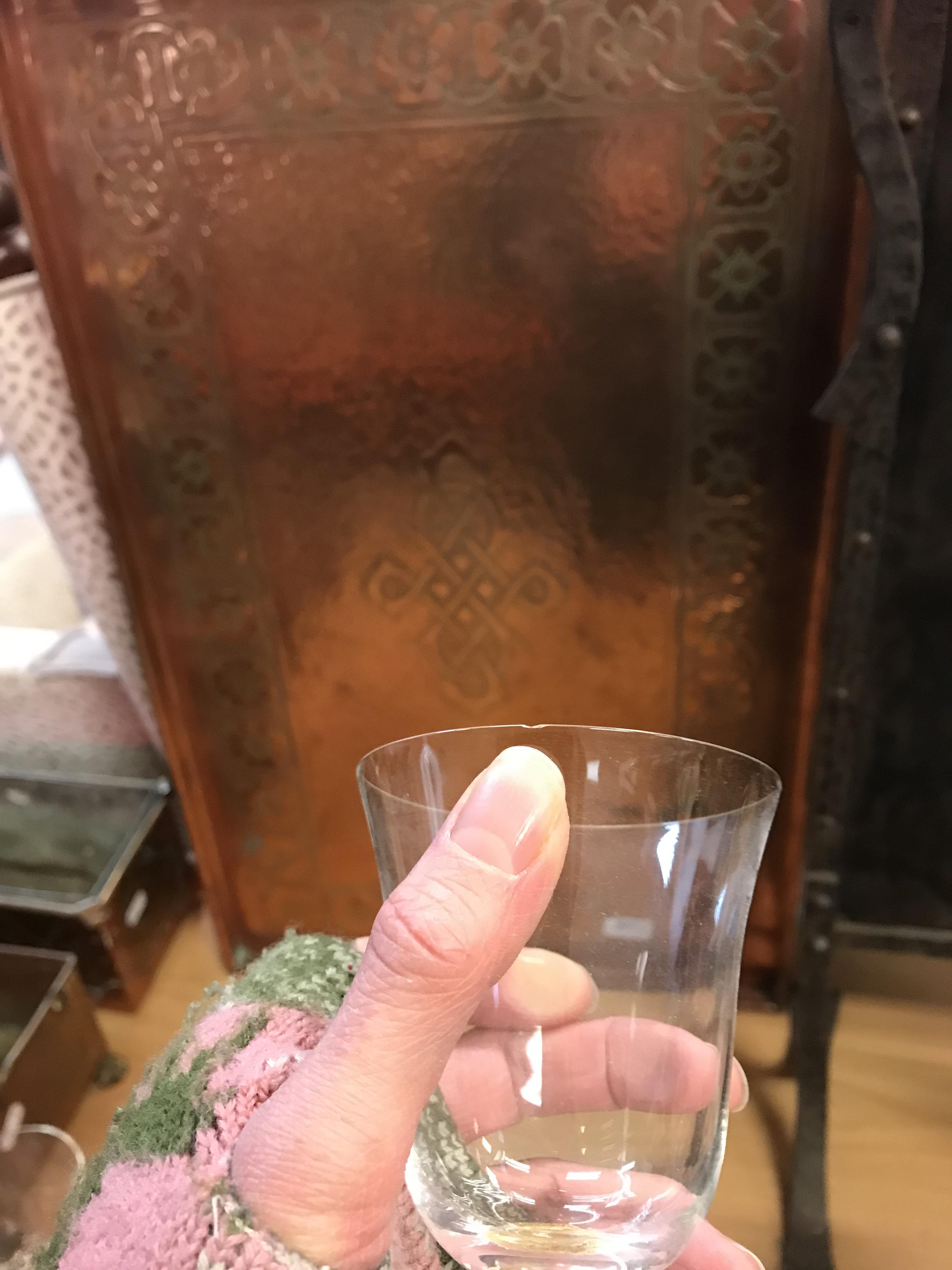 A set of 15 Murano glass wine glasses CONDITION REPORTS Two glasses have a flea bite - Image 6 of 6