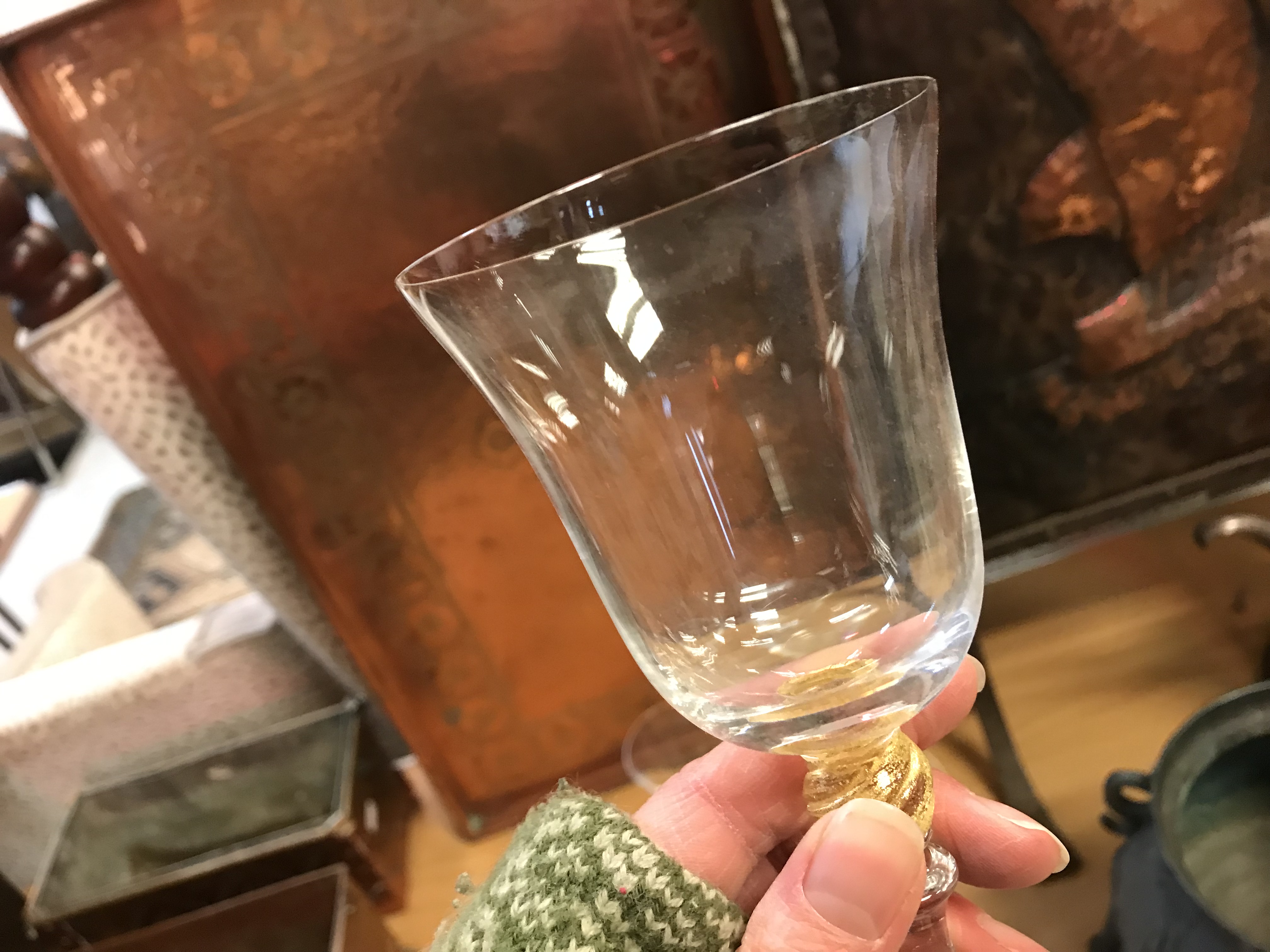 A set of 15 Murano glass wine glasses CONDITION REPORTS Two glasses have a flea bite - Image 3 of 6