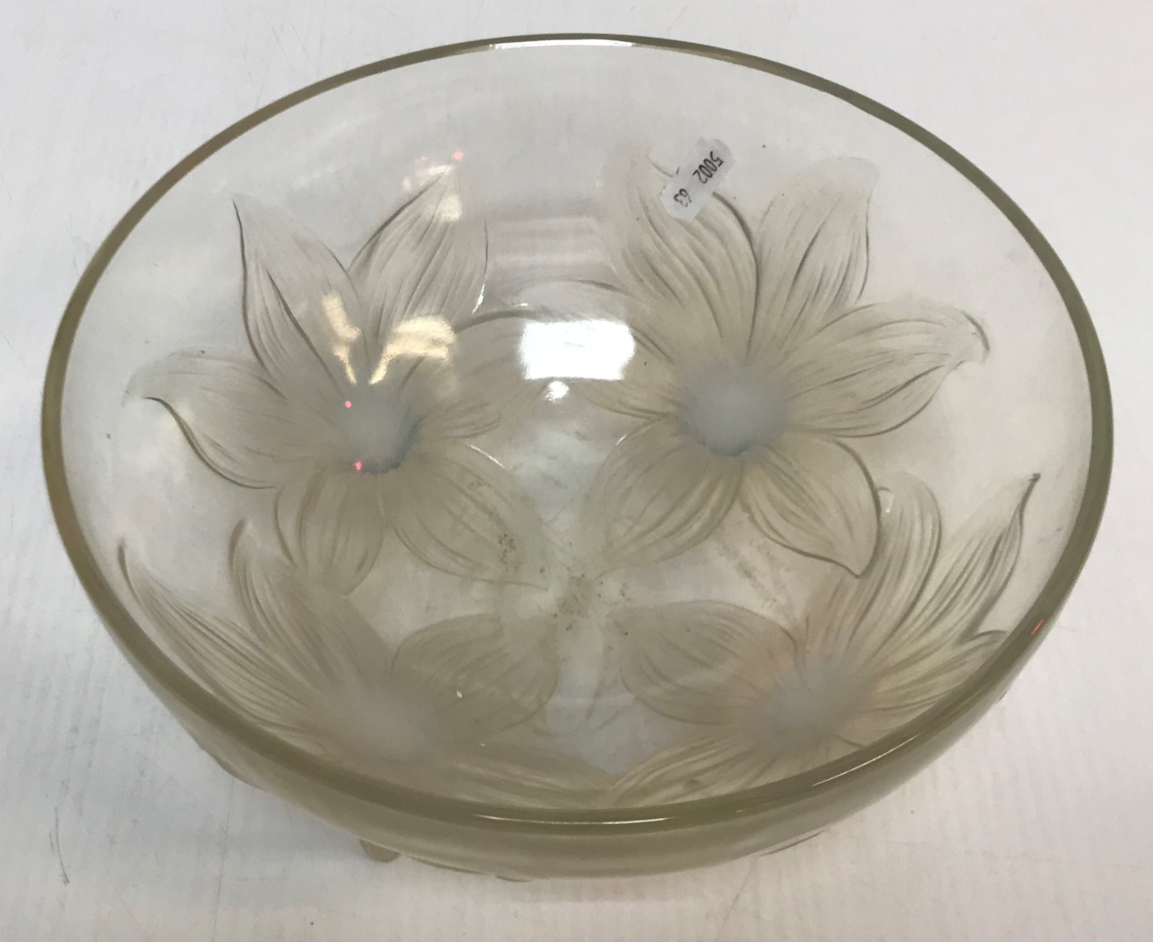 A Lalique “Lys” fruit bowl of typical form with opalescent floral decoration, - Bild 2 aus 13
