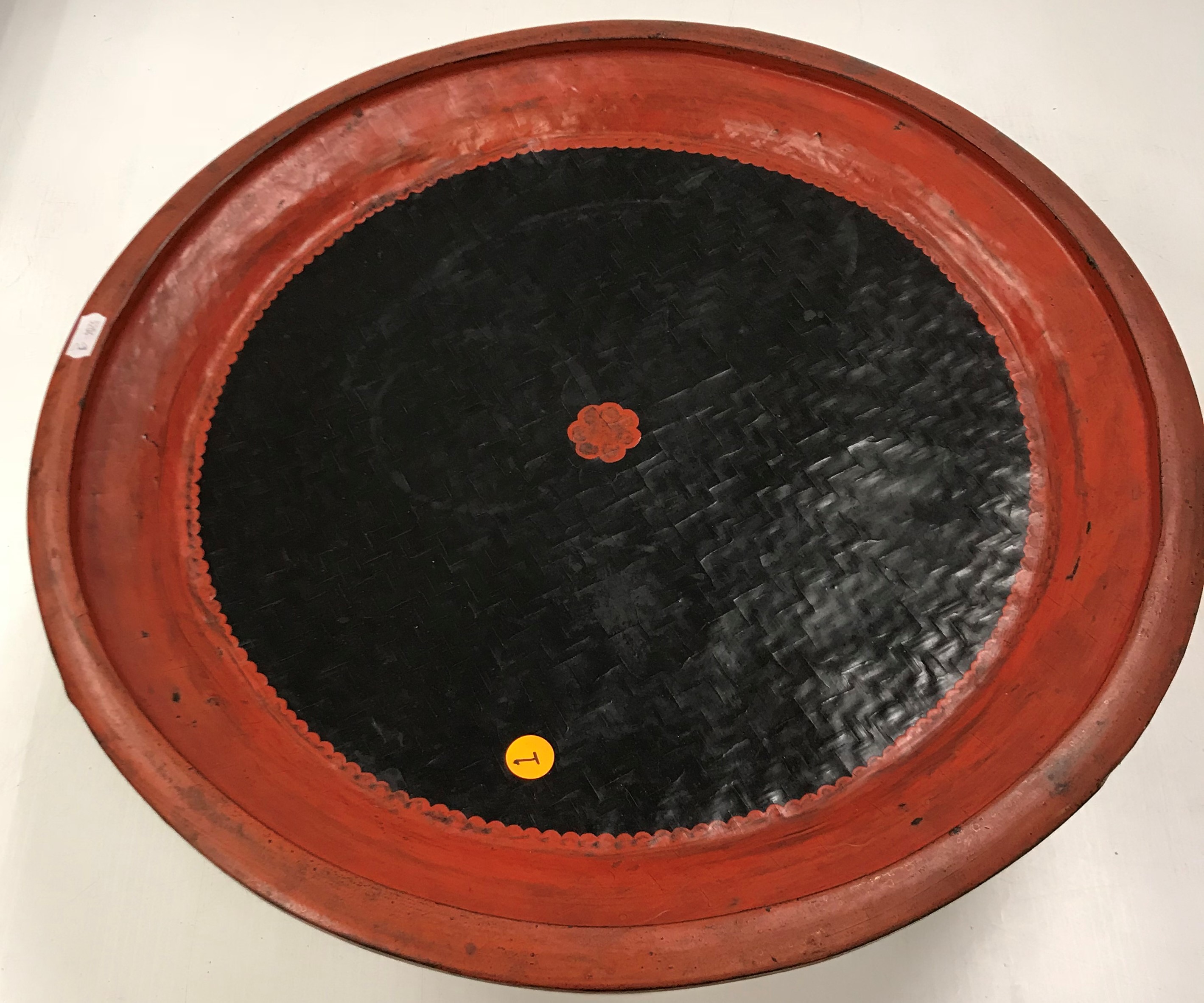 A Burmese lacquered Duang-Lan table (possibly from Kyauk-Ka) in red and black lacquer with - Image 2 of 2