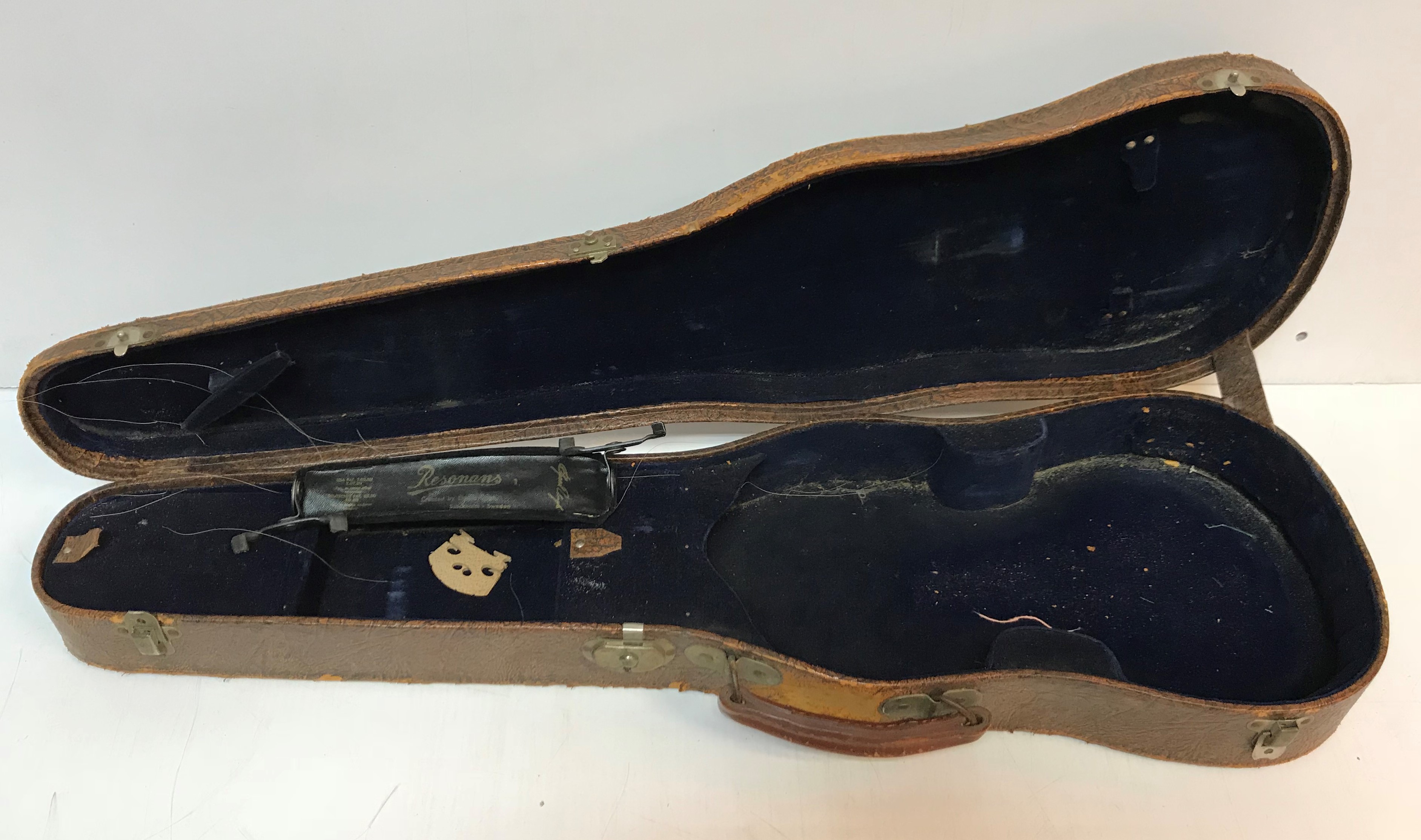 A late 19th Century Continental violin bearing "Guanarius" label dated 1697 (fake label) together - Image 3 of 37