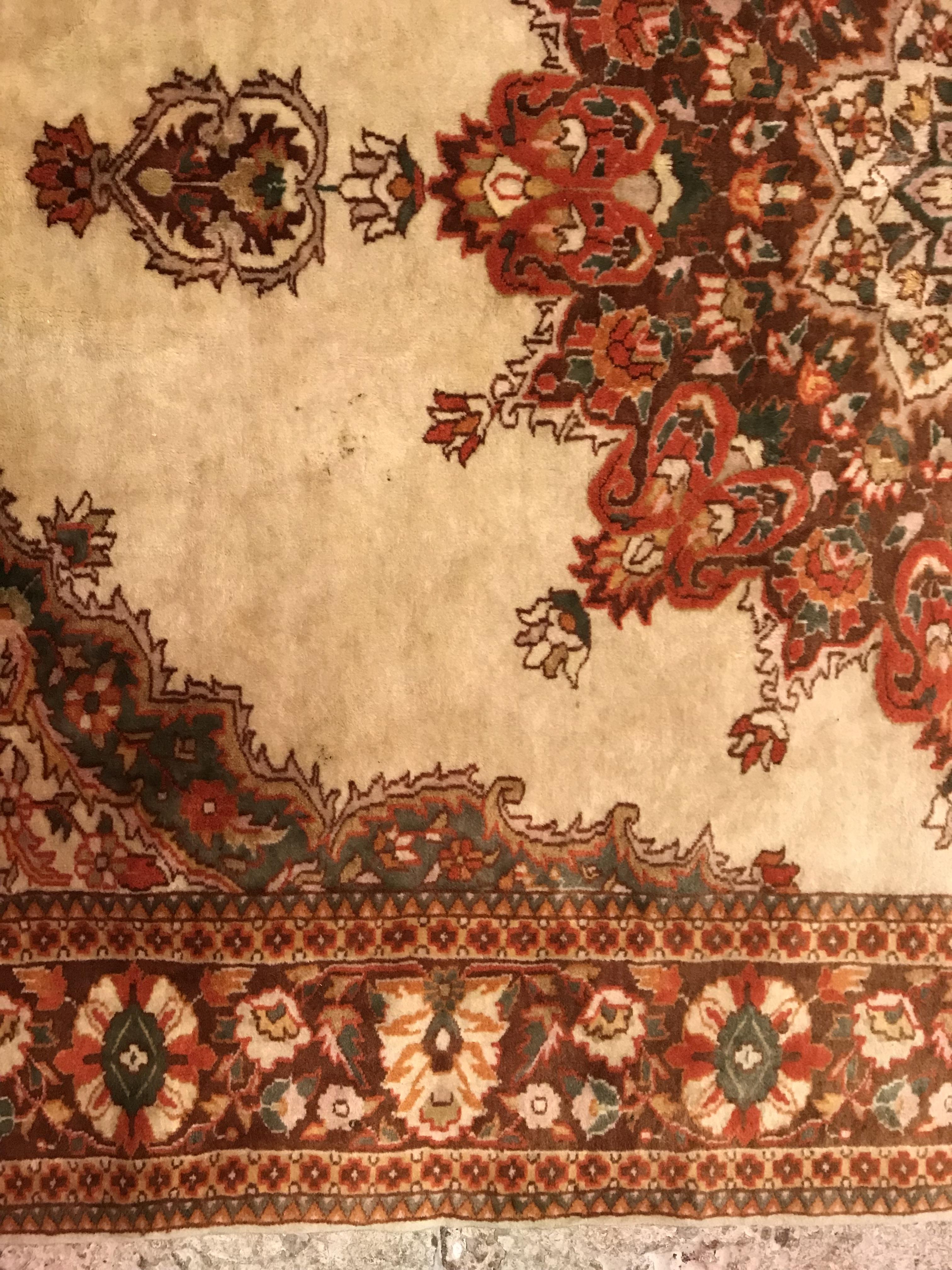 A Persian rug, - Image 4 of 15