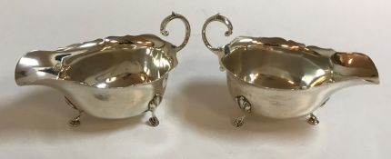 A pair of silver sauce boats by Adie Brothers (Birmingham, 1922) 5.