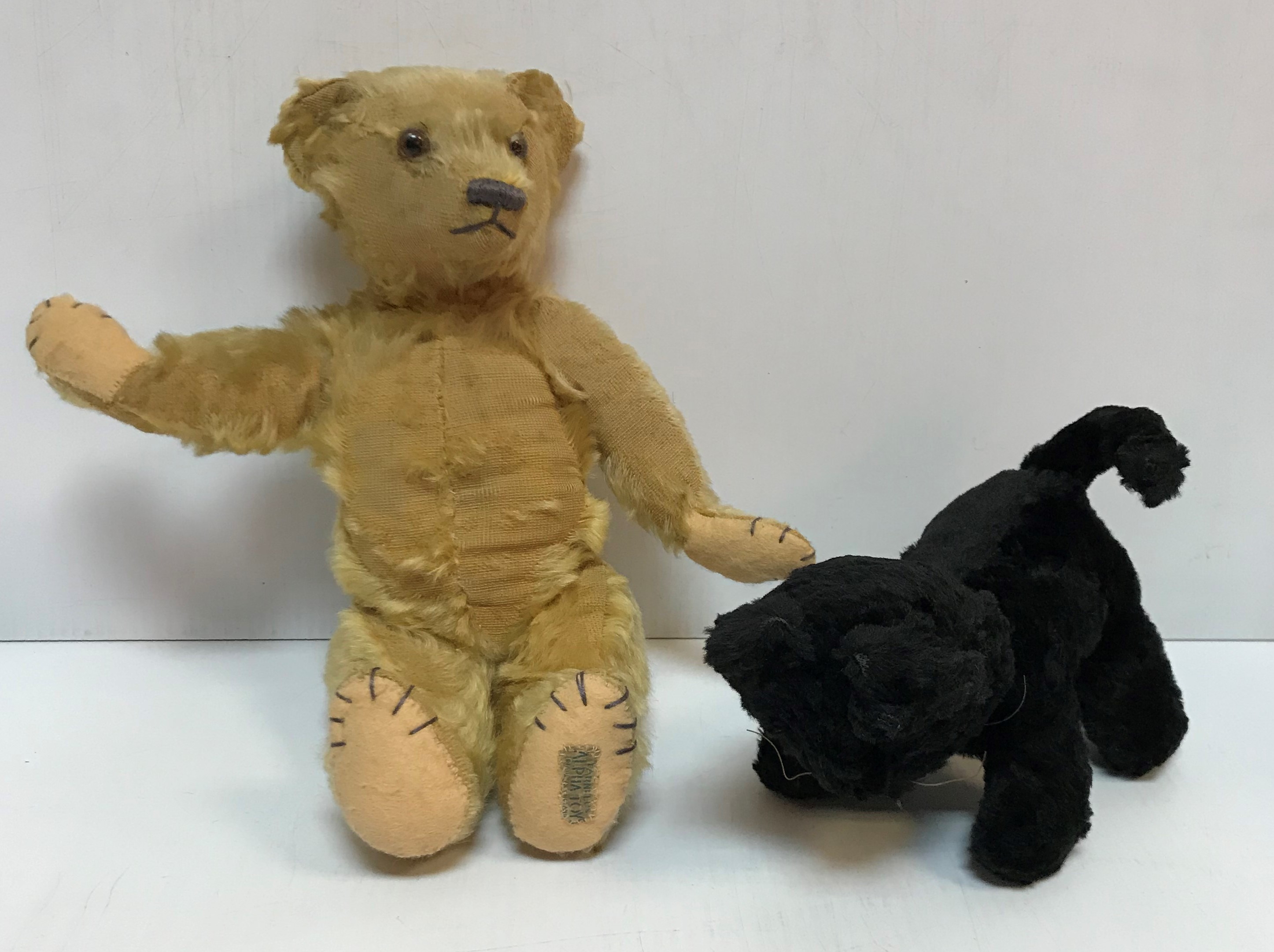 A vintage Farnells alpha toy gold plush bear with jointed arms and legs and hump back, - Image 3 of 3