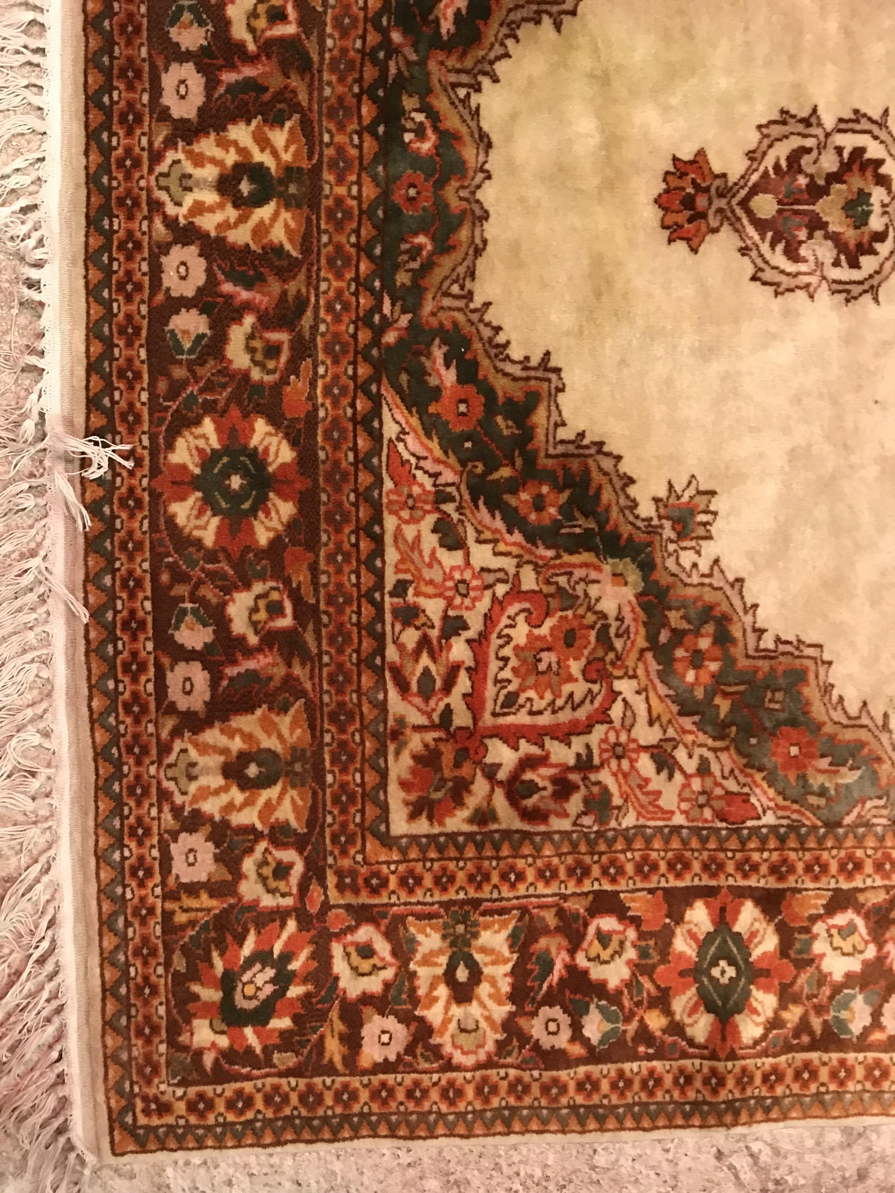 A Persian rug, - Image 3 of 15