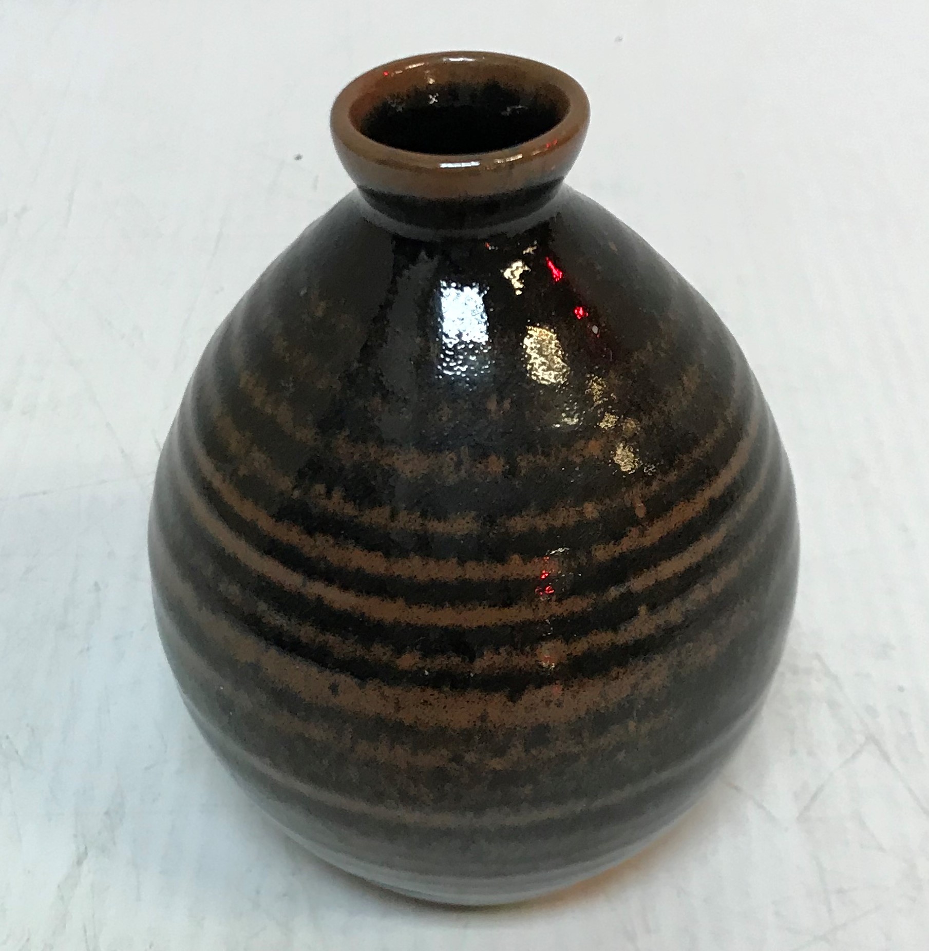 A Michael Leach "Yelland" vase with ribb - Image 4 of 4