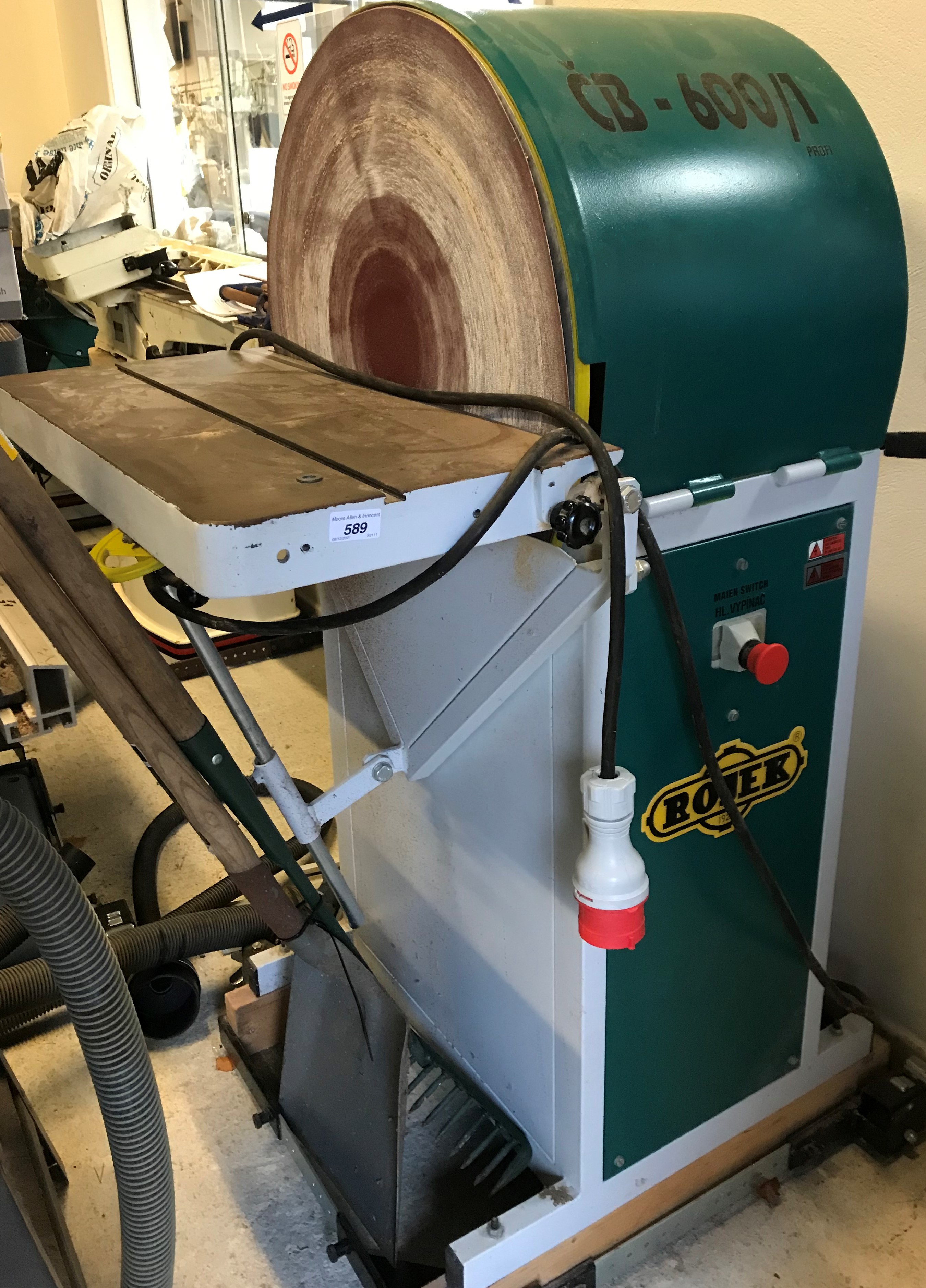 A Rojek 600 mm disc sanding unit