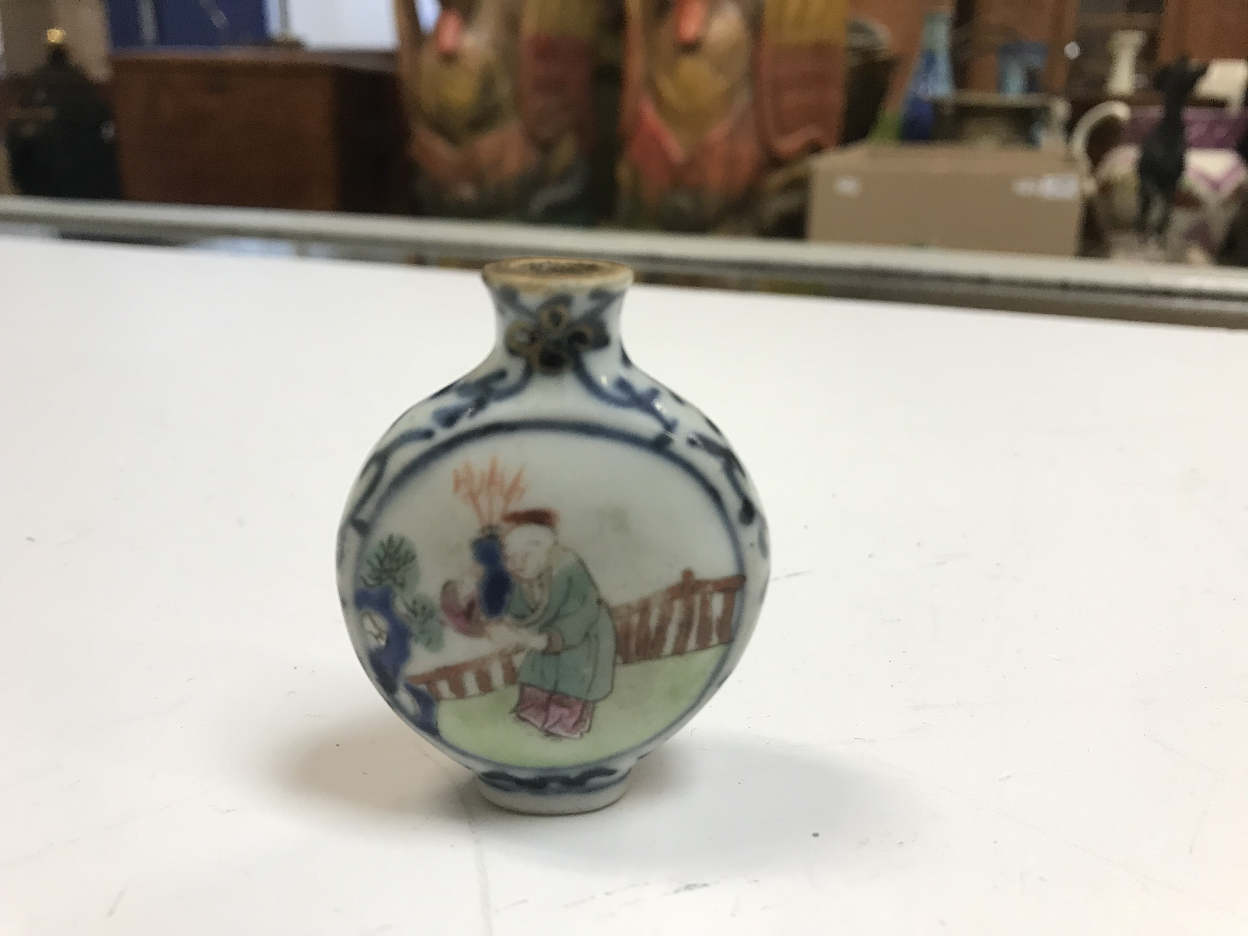 A blue and white and polychrome decorate - Image 6 of 12