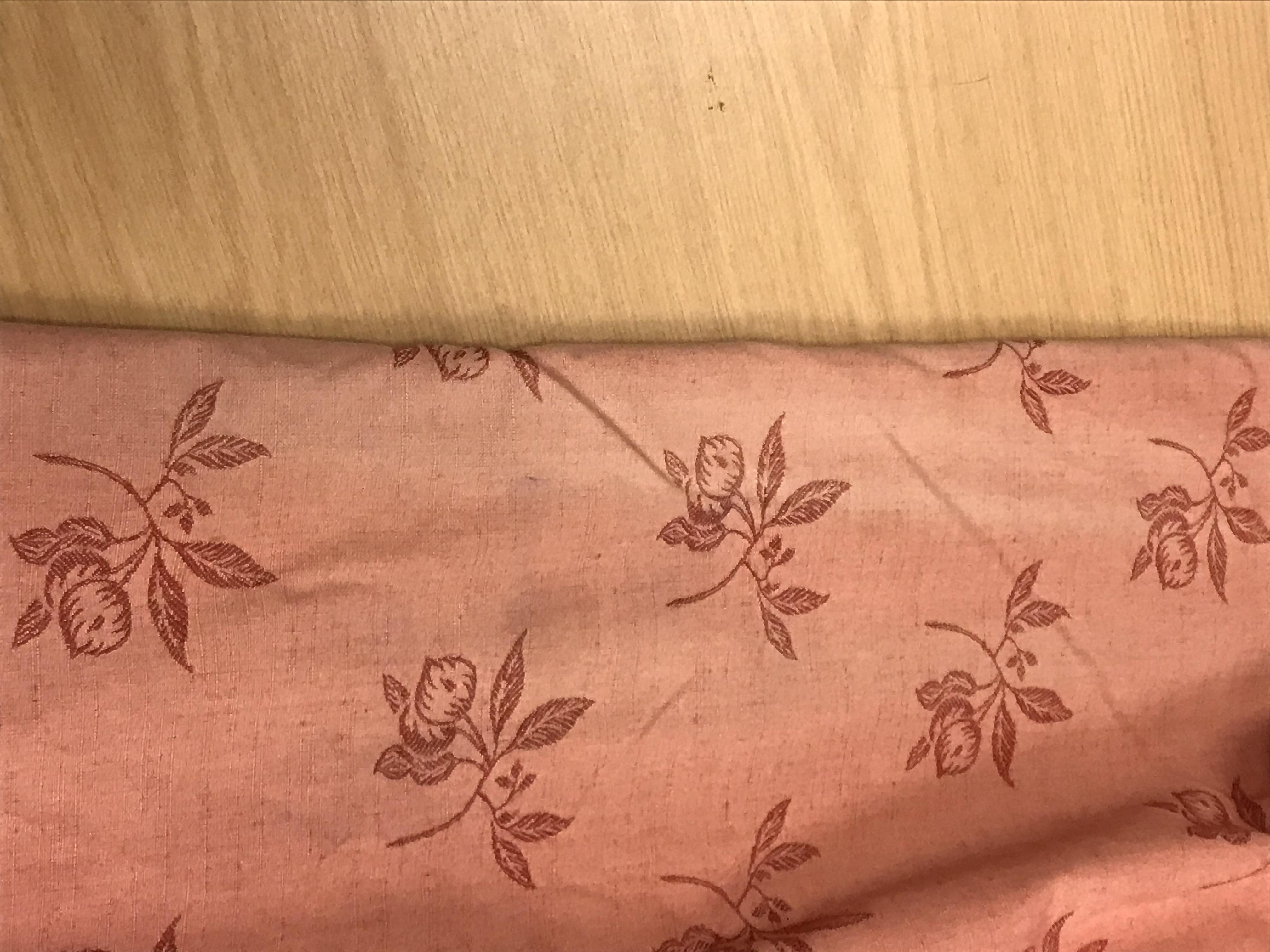 A single linen self-patterned floral decorated peach interlined curtain with fixed triple pencil - Image 6 of 32