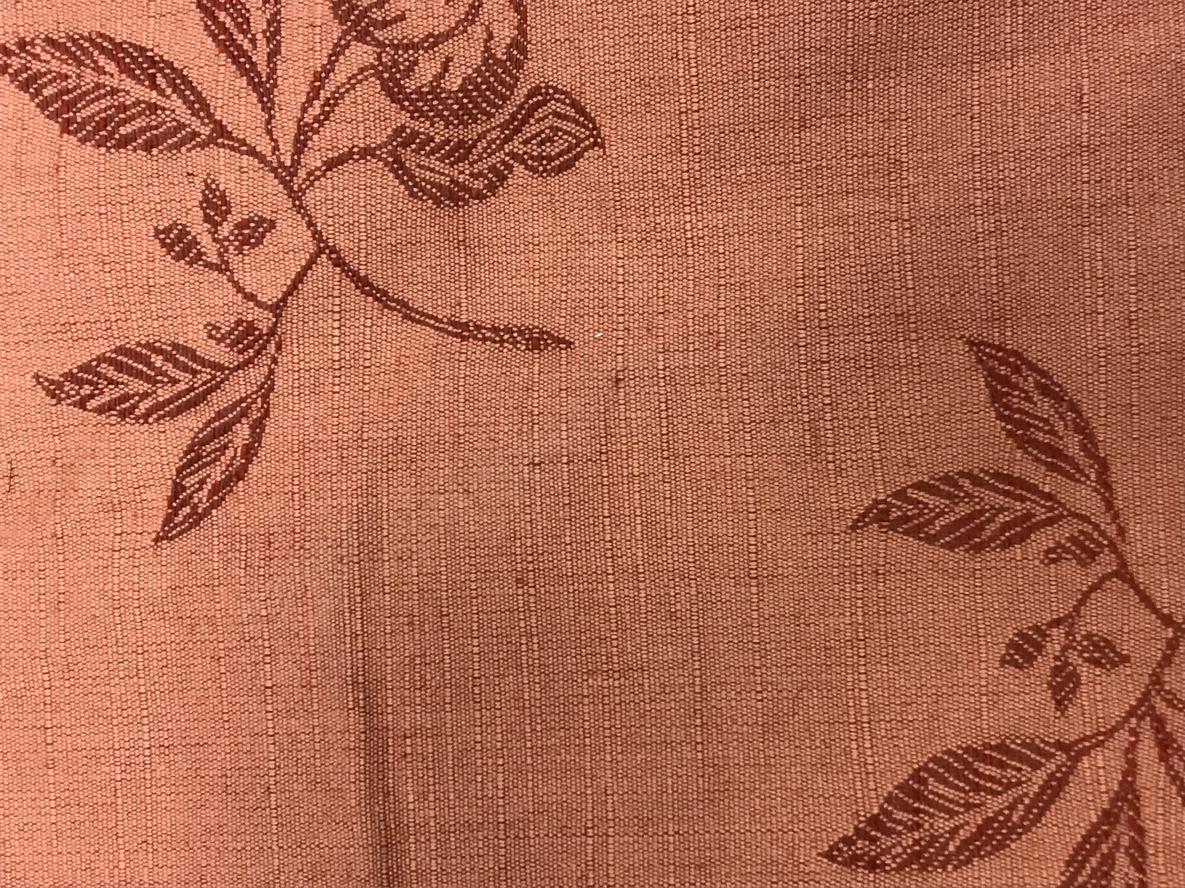 A single linen self-patterned floral decorated peach interlined curtain with fixed triple pencil - Image 4 of 32