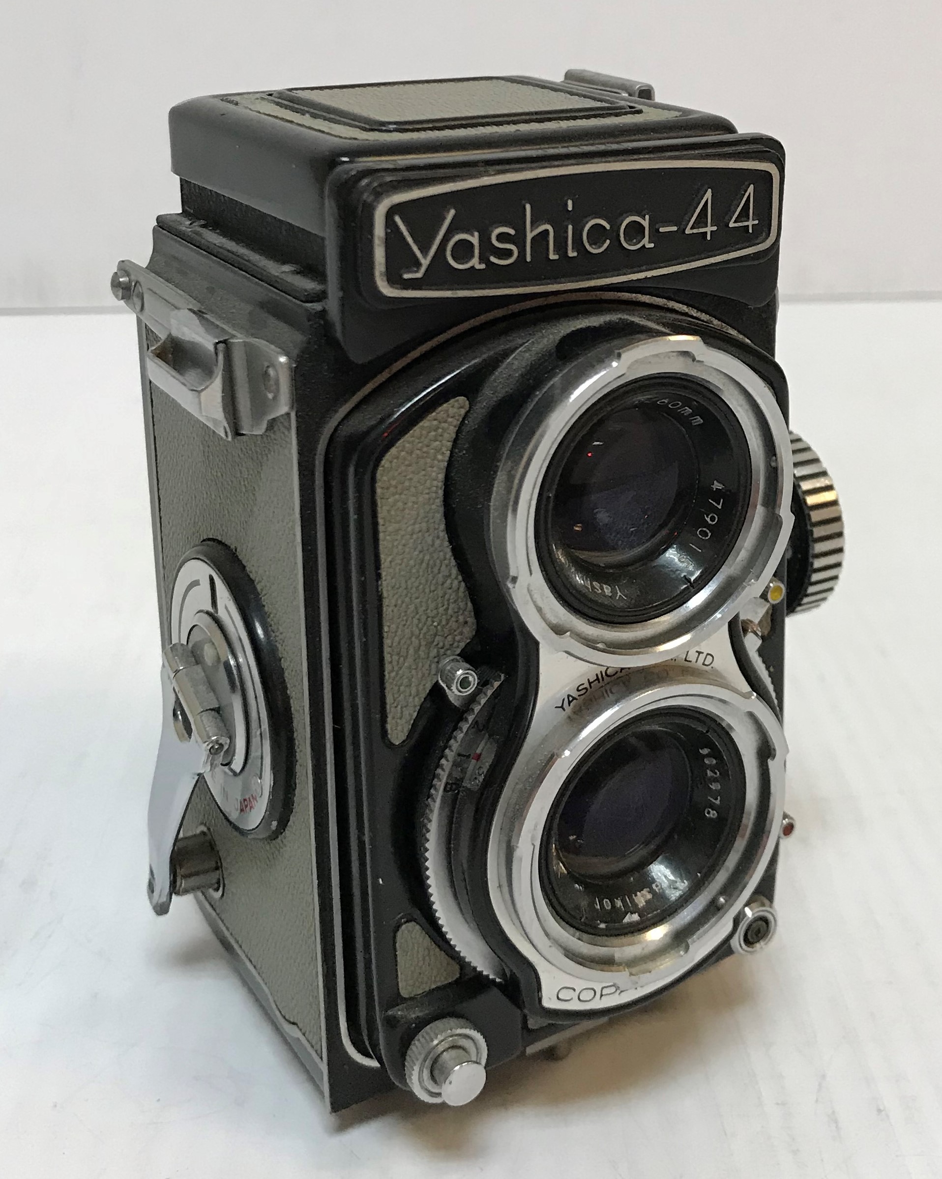 A Yashica 44 twin reflex camera, black and pale grey colourway (No.