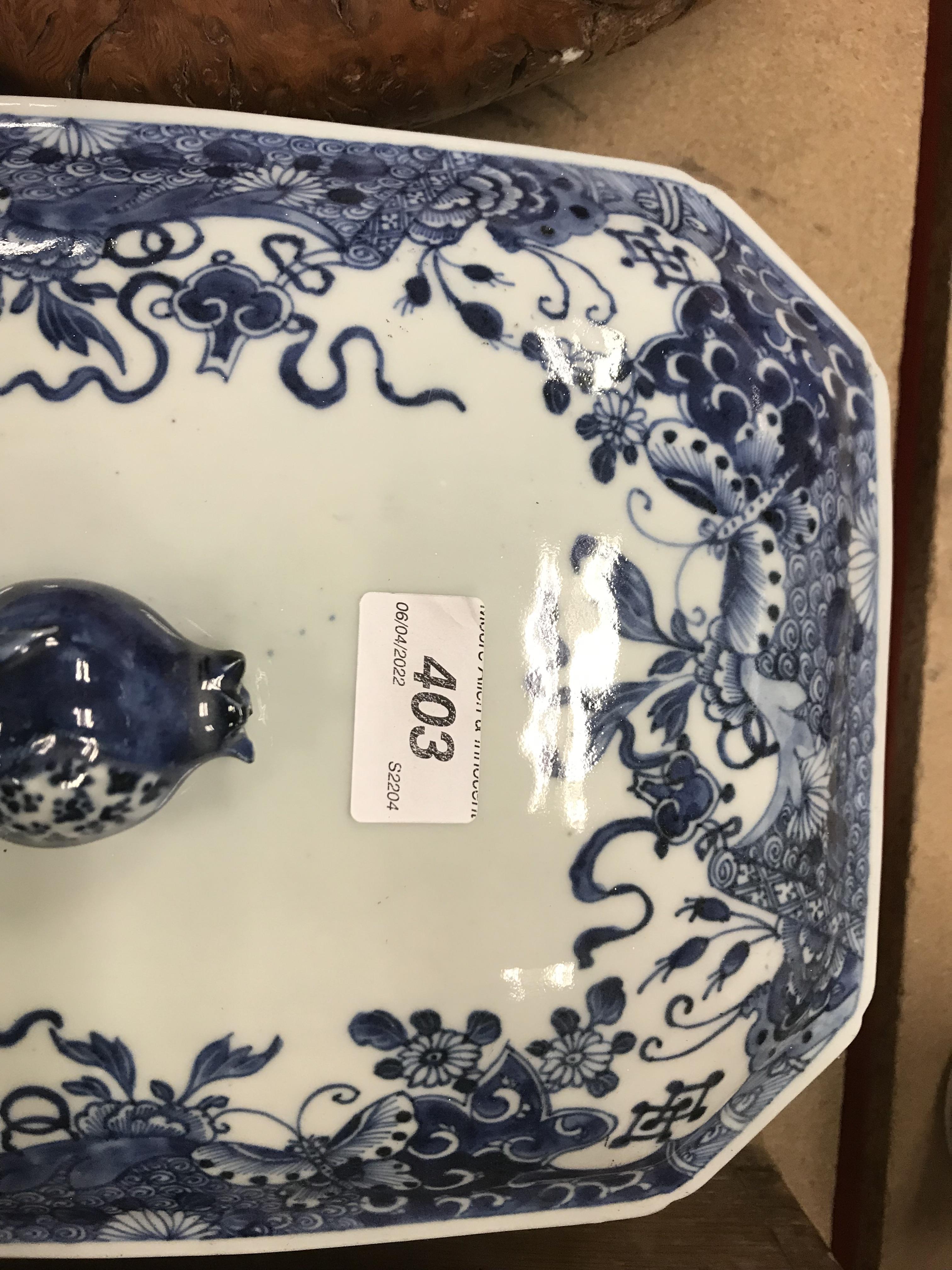 An 18th Century Chinese blue and white tureen and cover with pomegranate finial within a border of - Image 34 of 34