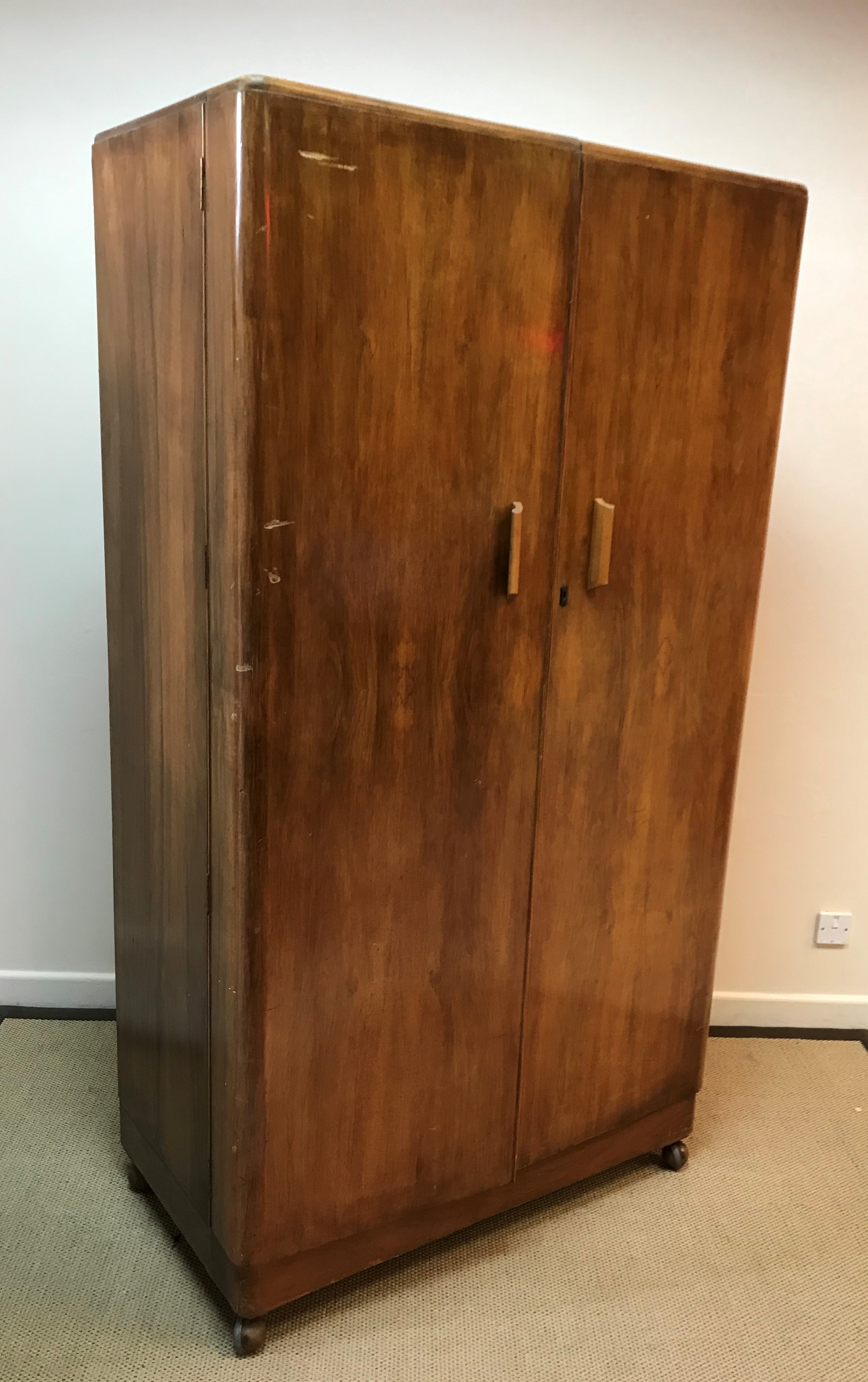 A mid 20th Century melamine veneered two piece bedroom suite of dressing table and two door - Image 3 of 3