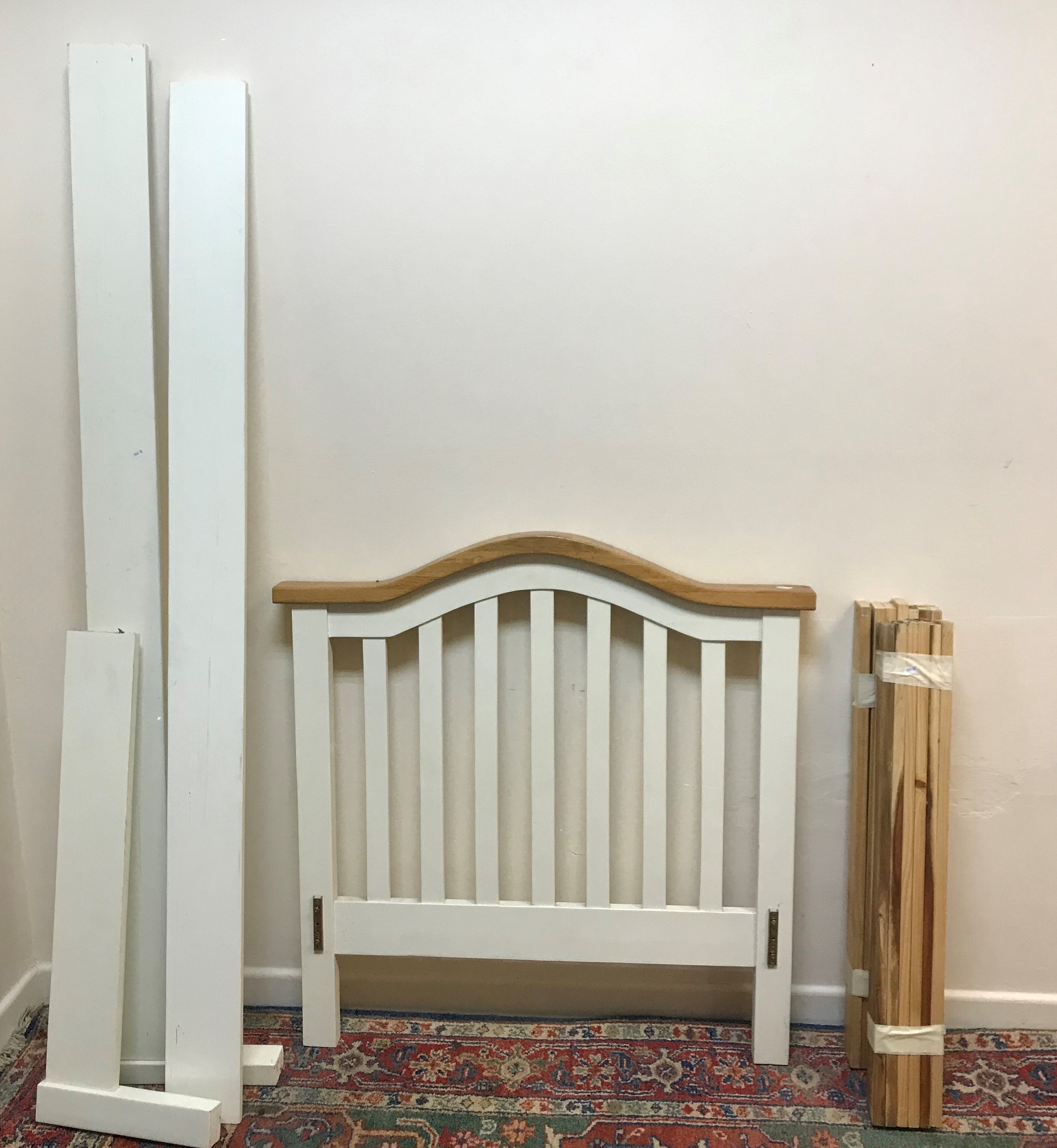 A modern light oak and cream painted single pedestal dressing table with three drawers 106 cm wide - Image 2 of 5