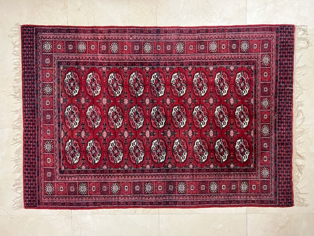 Persian Rug 198cms x 124cms.